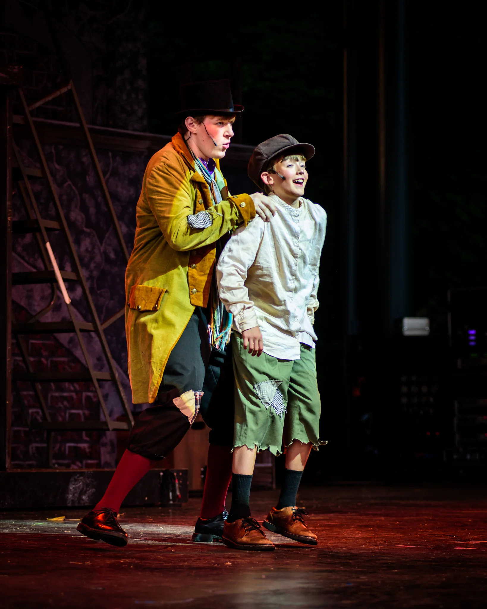 Oliver and the Artful Dodger - Nikon D750 w/80-200mm lens at f/35., ISO 160, 1/250th
