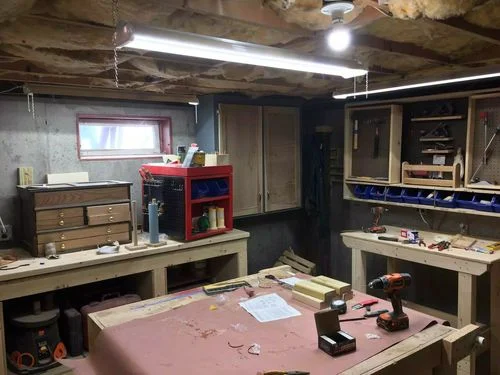 Shop before the new project went in, totally took advantage of all the empty shop space below the wall cabinet.