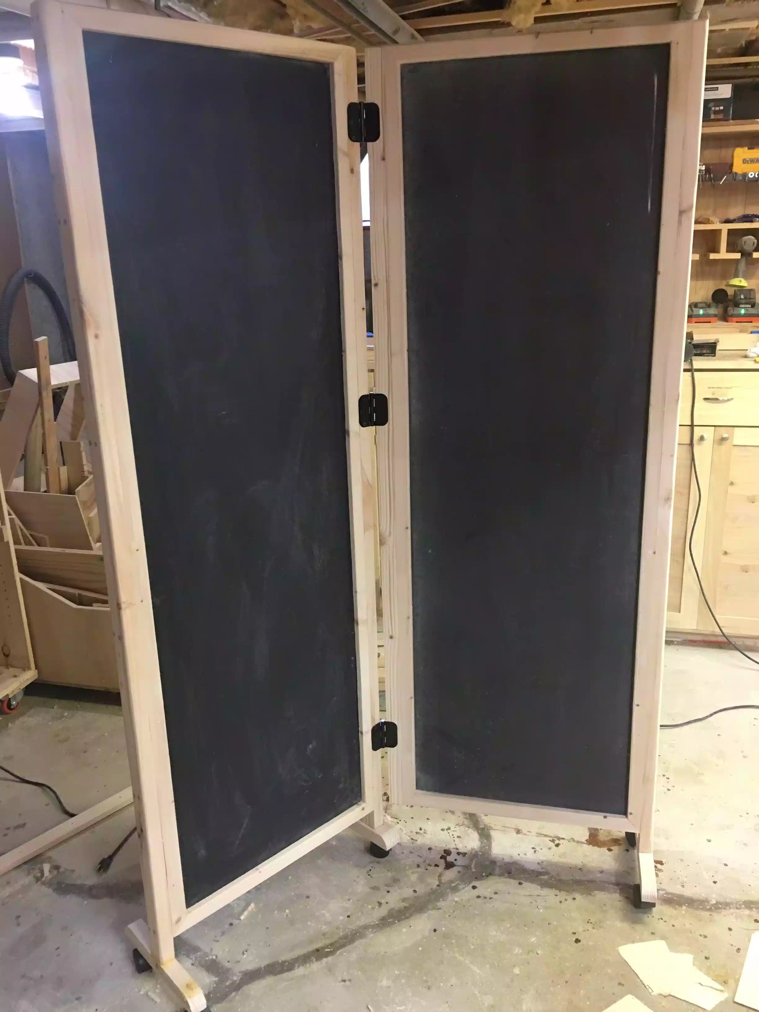 A closer look, don't worry about that black panels I need to apply another coat of paint to that.