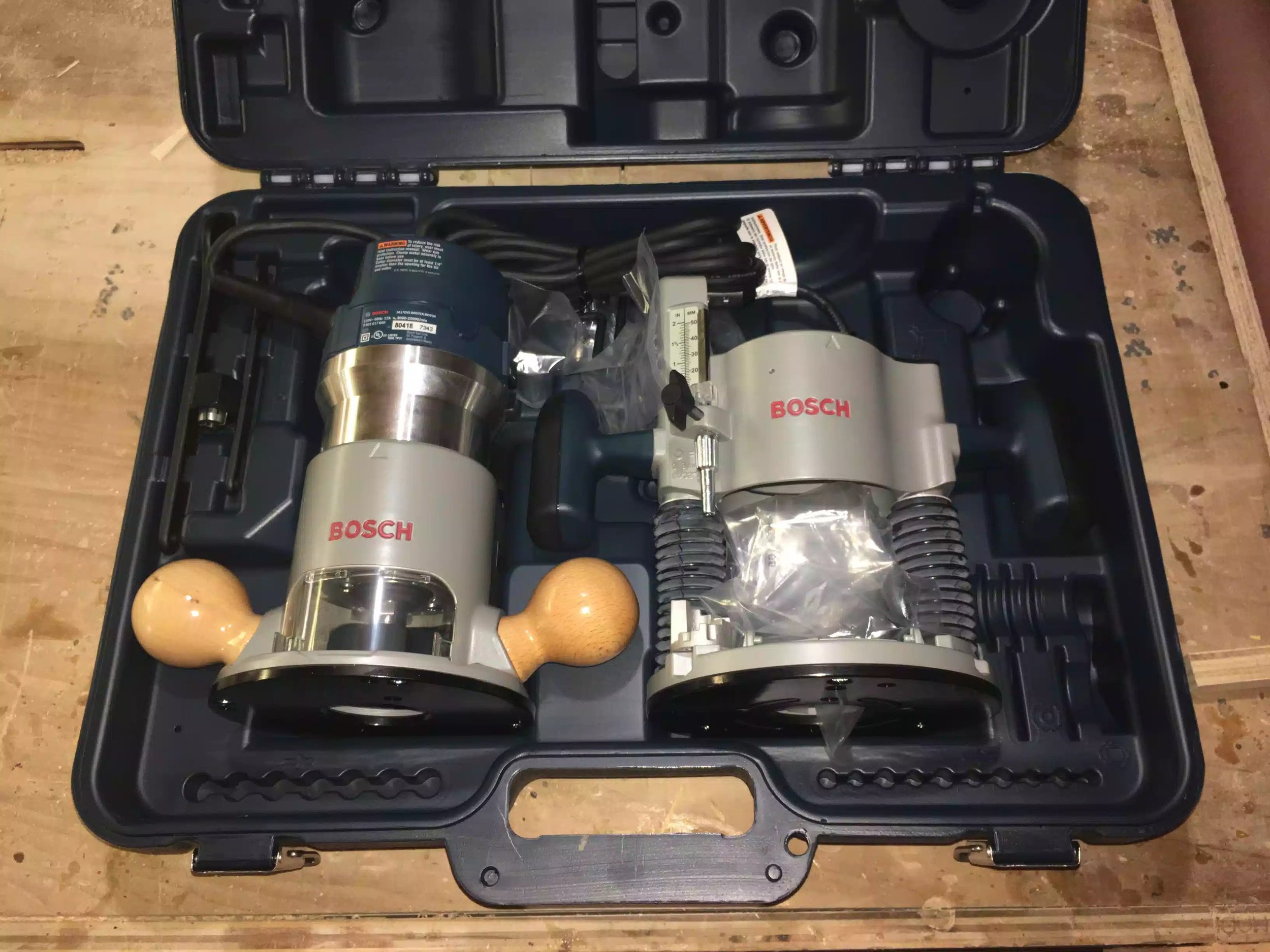 It also comes in this very sturdy carry case, I have to say its better than most of my tool cases 