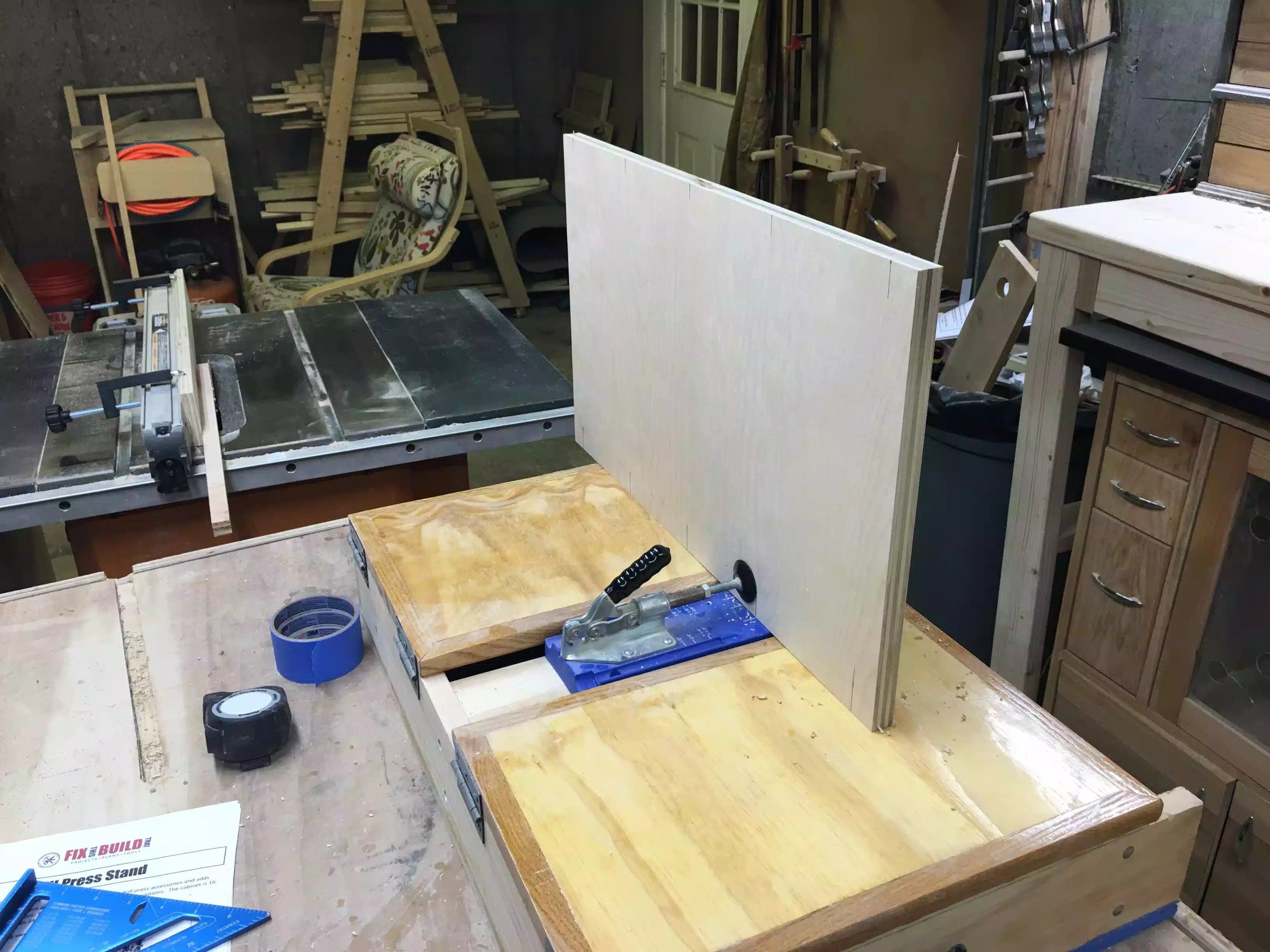 Here is the main reason I designed and made this jig , it can support long work-pieces