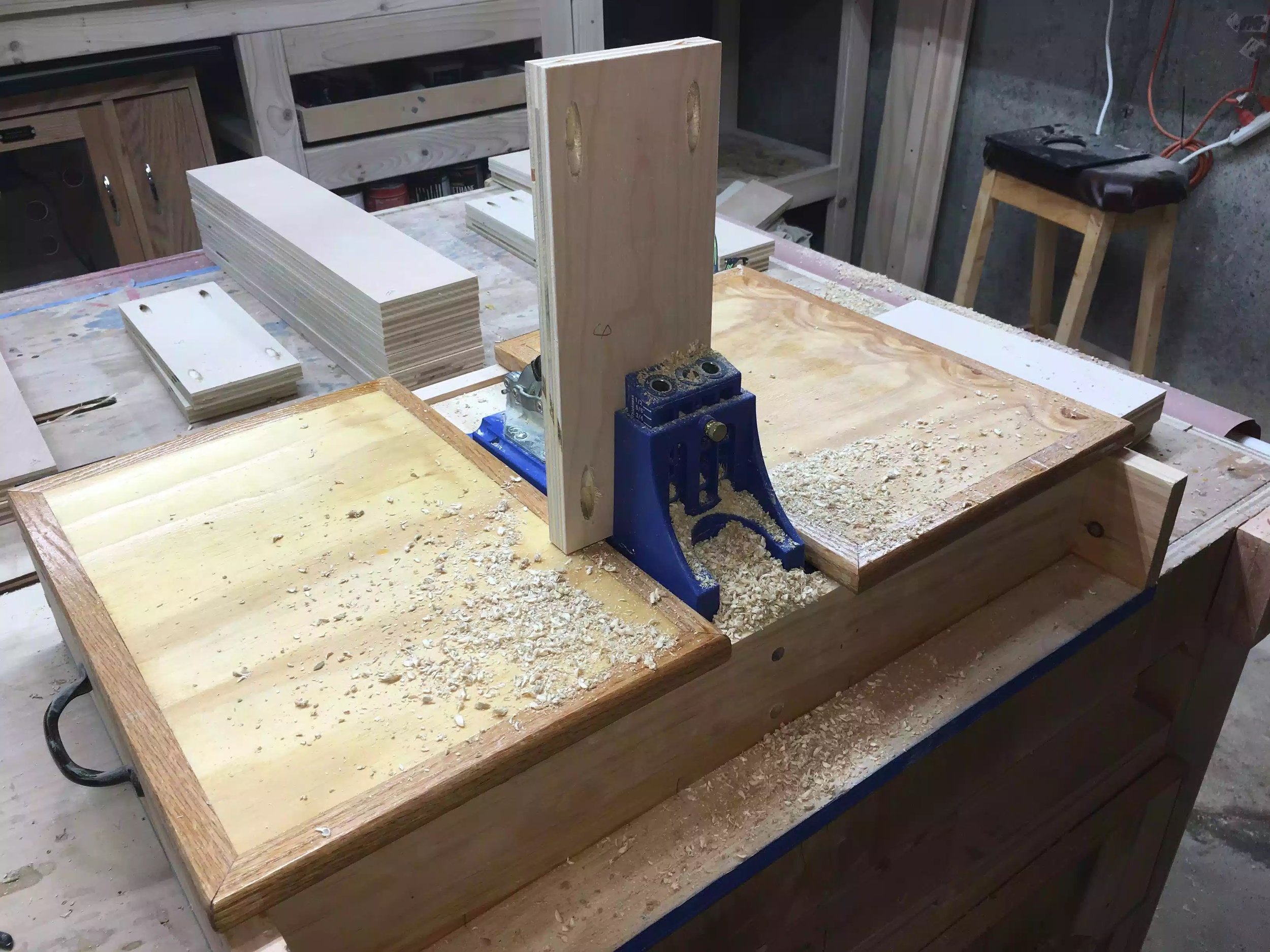 Here is the Kreg Pocket hole jig in action, I didnt bother setting up my dust collection on this