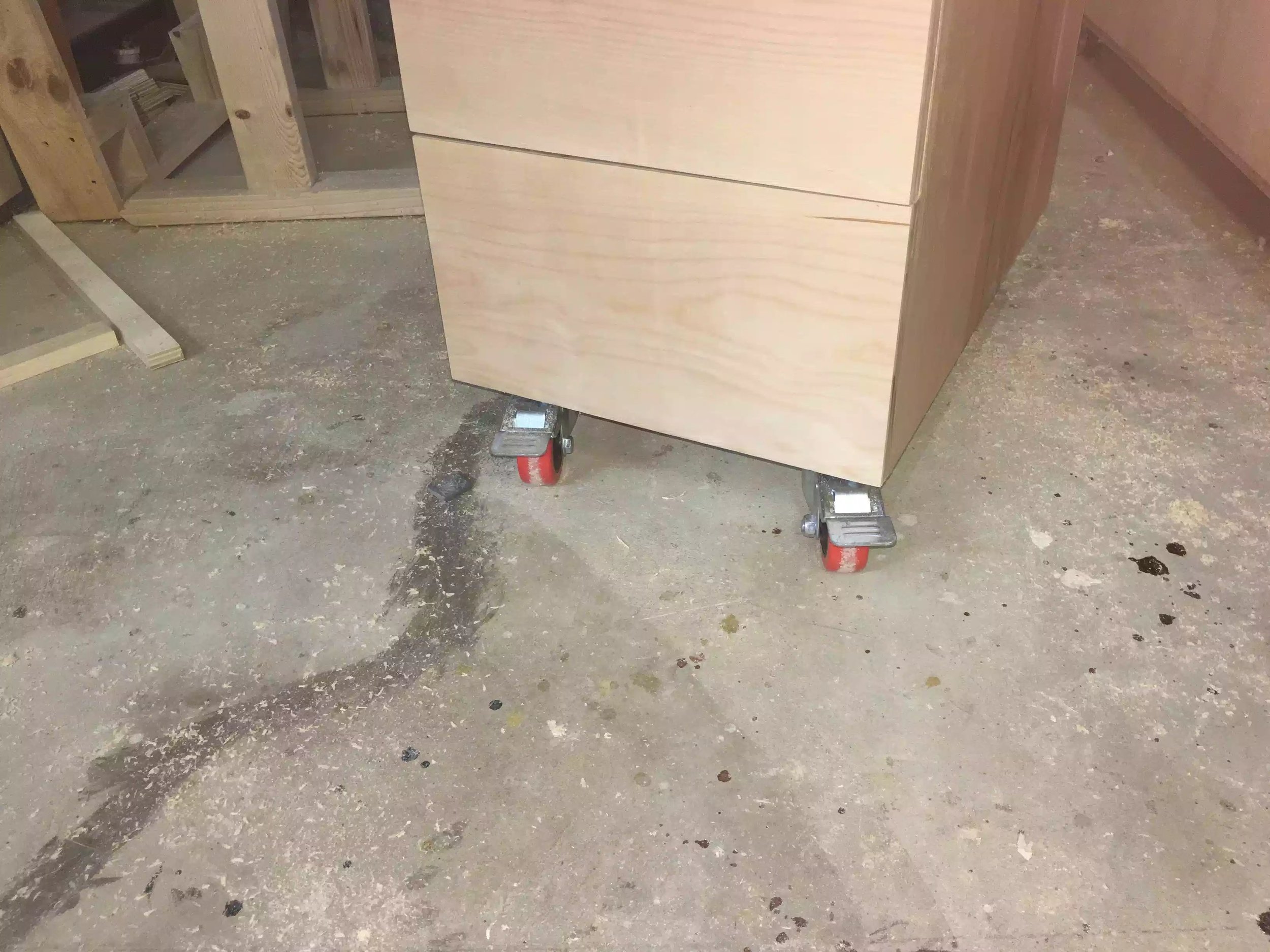 Here is how the castors look and I am happy that this finished, as I was wondering if the new method would work, and it does!!!