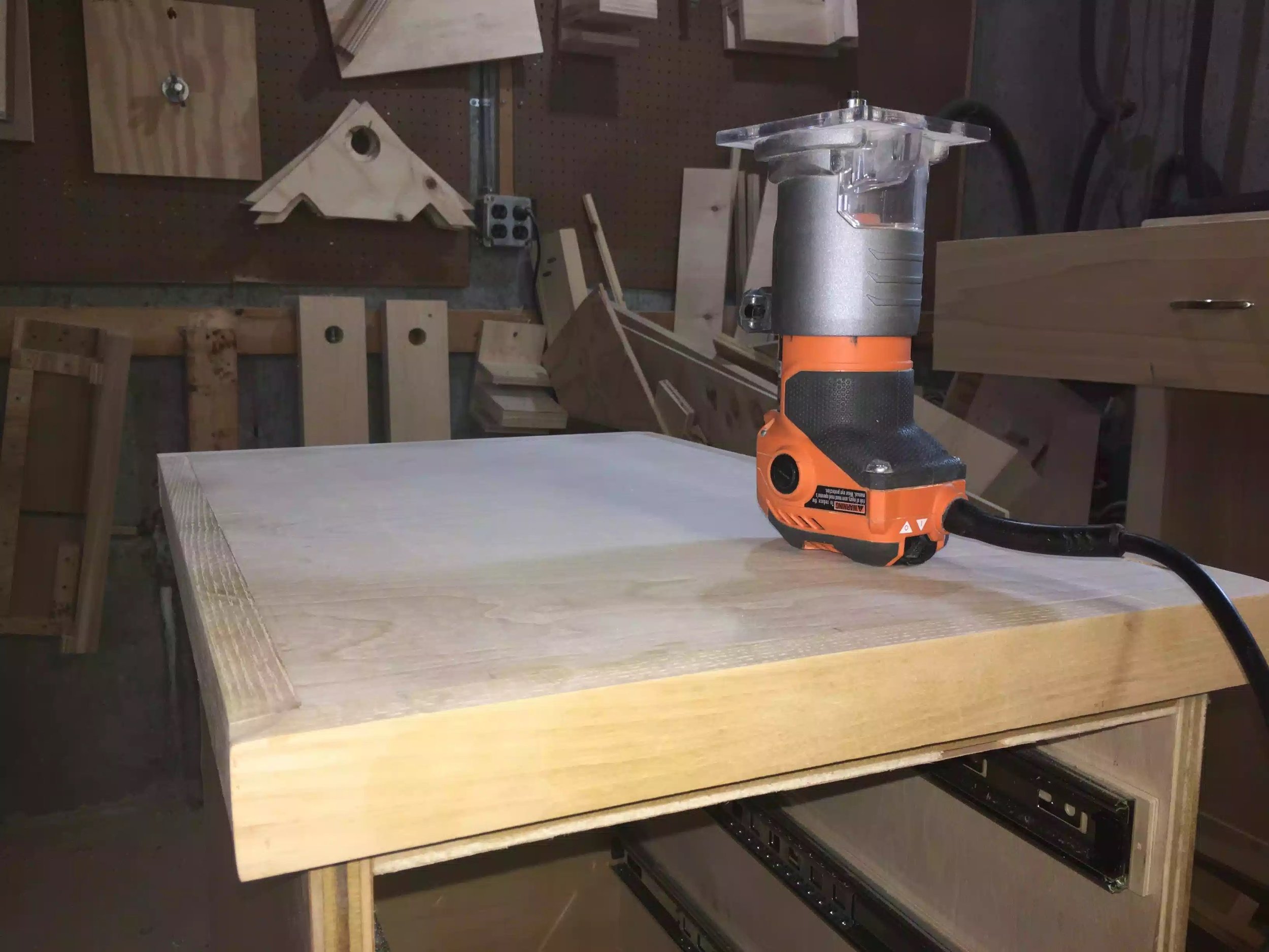 Here is my trusted plam router with a round-over bit installed.