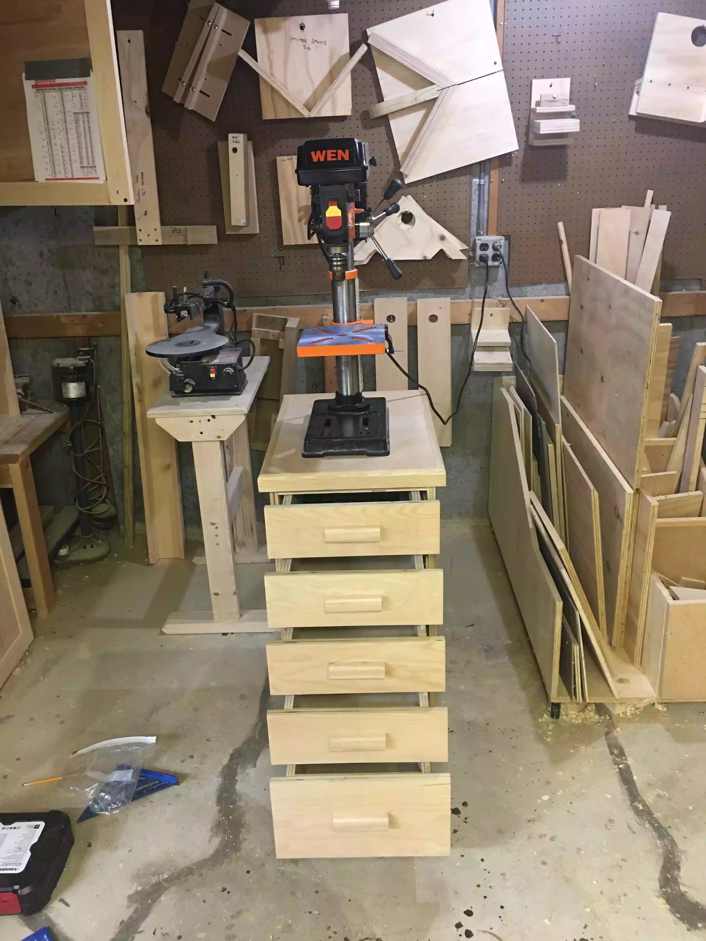 Here is a frontal picture, I have to say that the pulls look great.