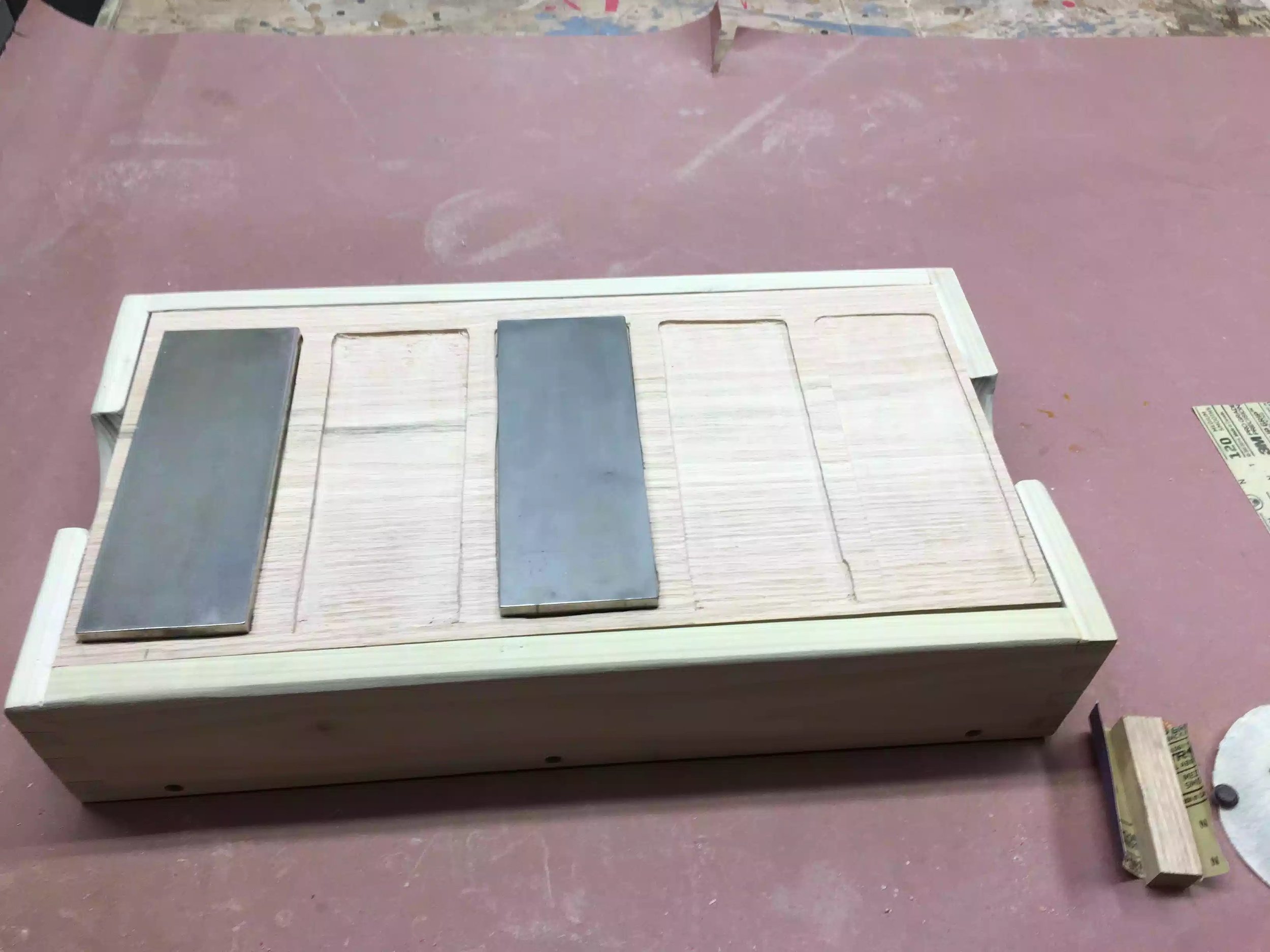 Here is the front of the sharpening station, I was thinking off adding finger pull holes to remove the sharpening stones but they are not so deep that I cant just lift them out of the recess.