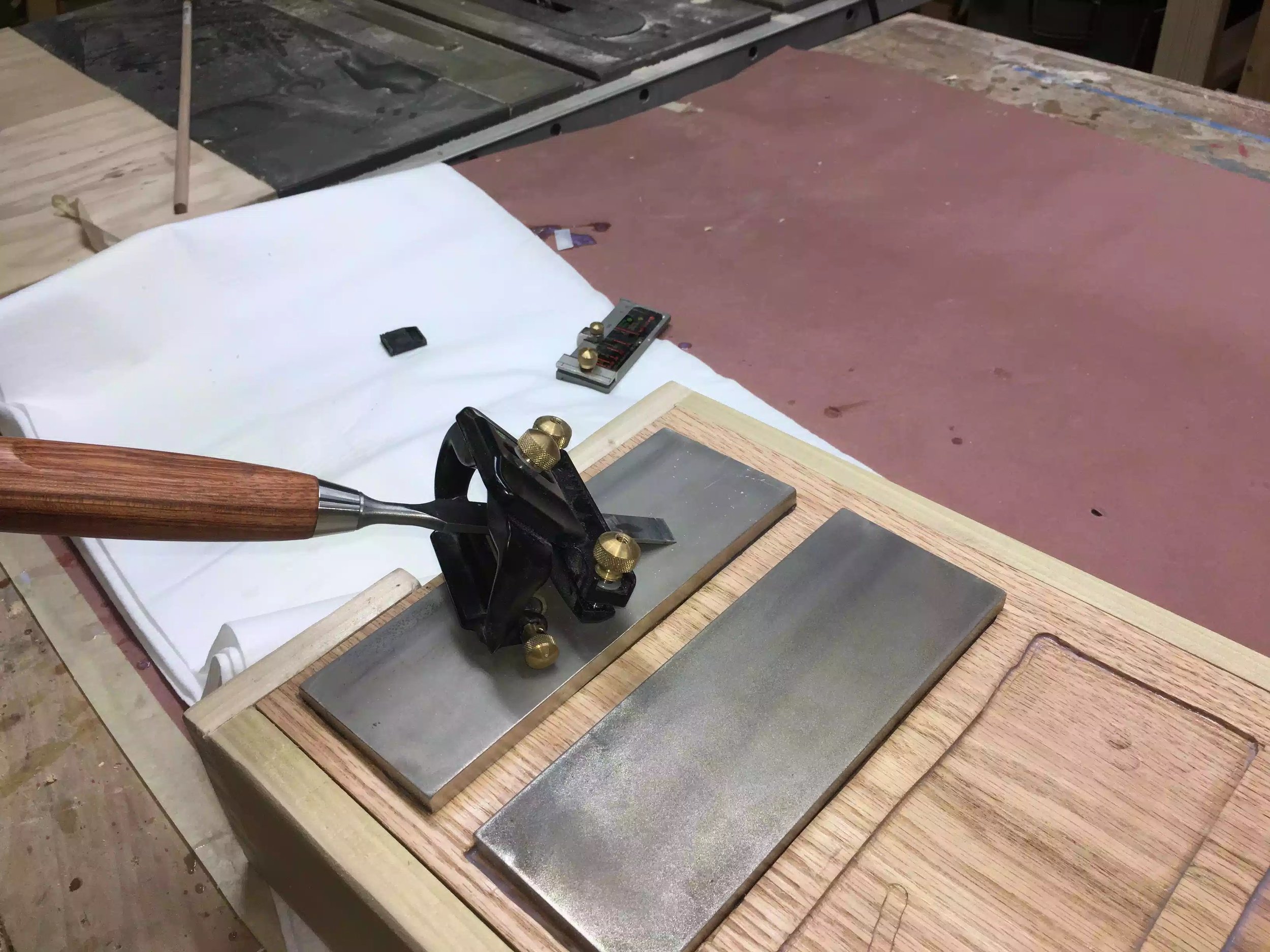 Here is my Veritas MKII honing jig being put to good use.