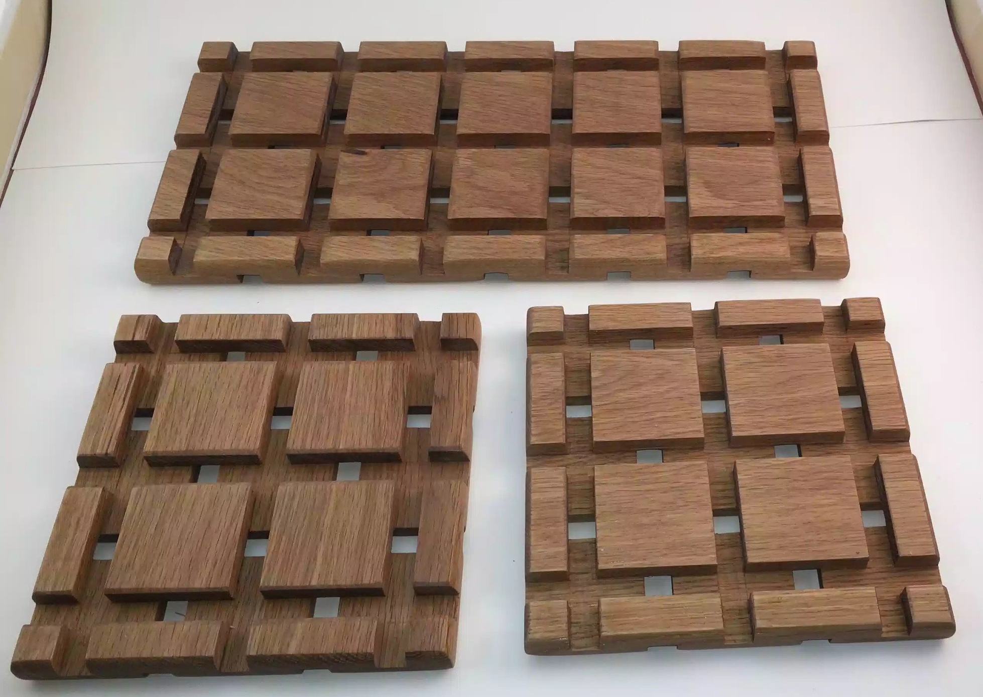 Here is a view of the bottom of the trivet set