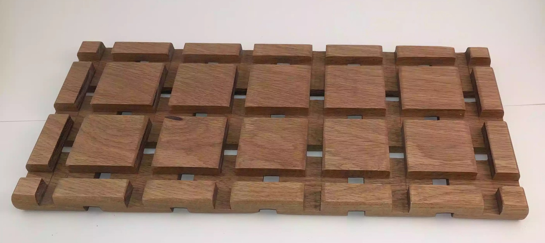 Here is the bottom view of the larger trivet