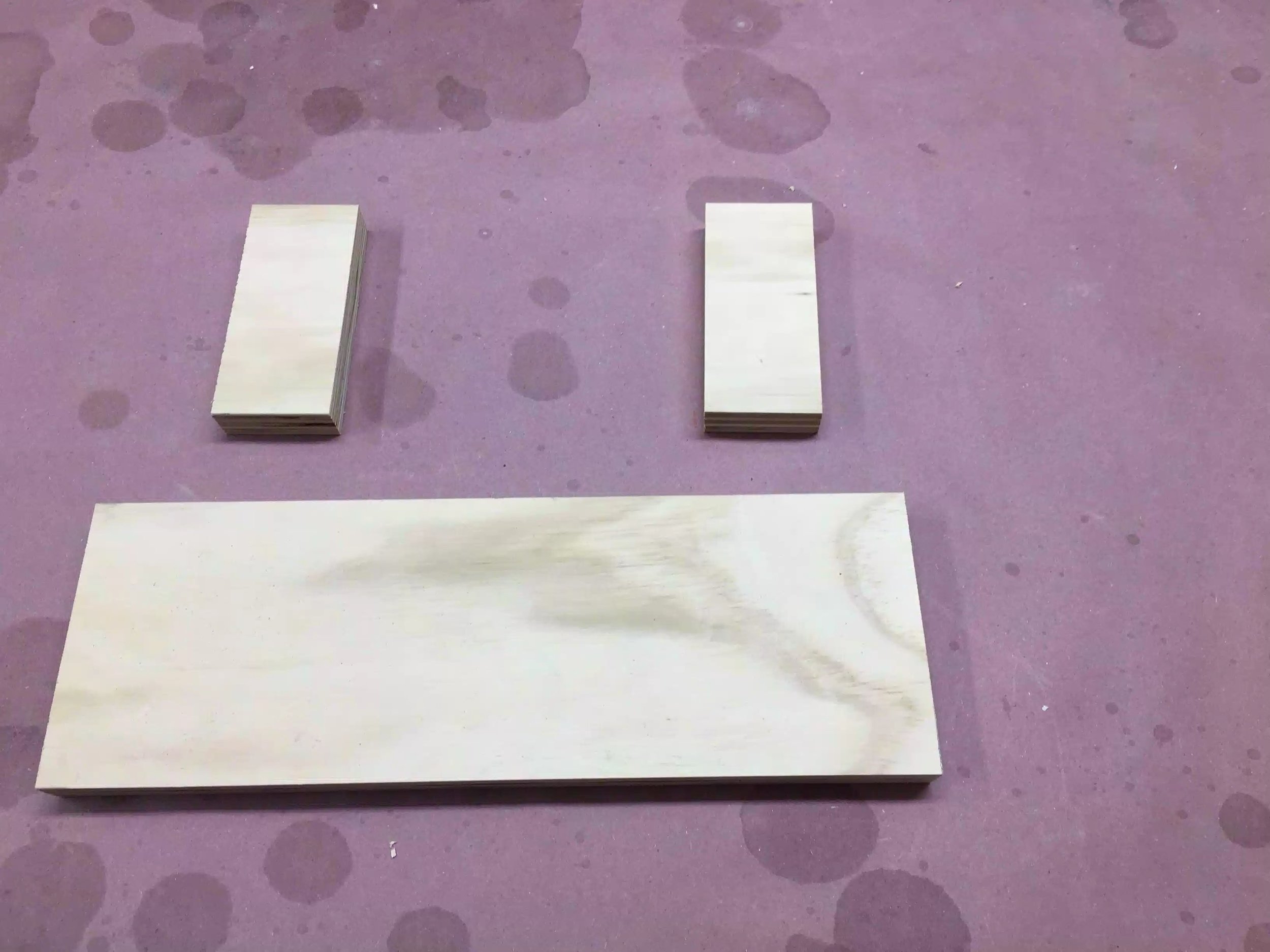 Here are the parts, the back pieces are the sides and the front piece is the top of the flight.