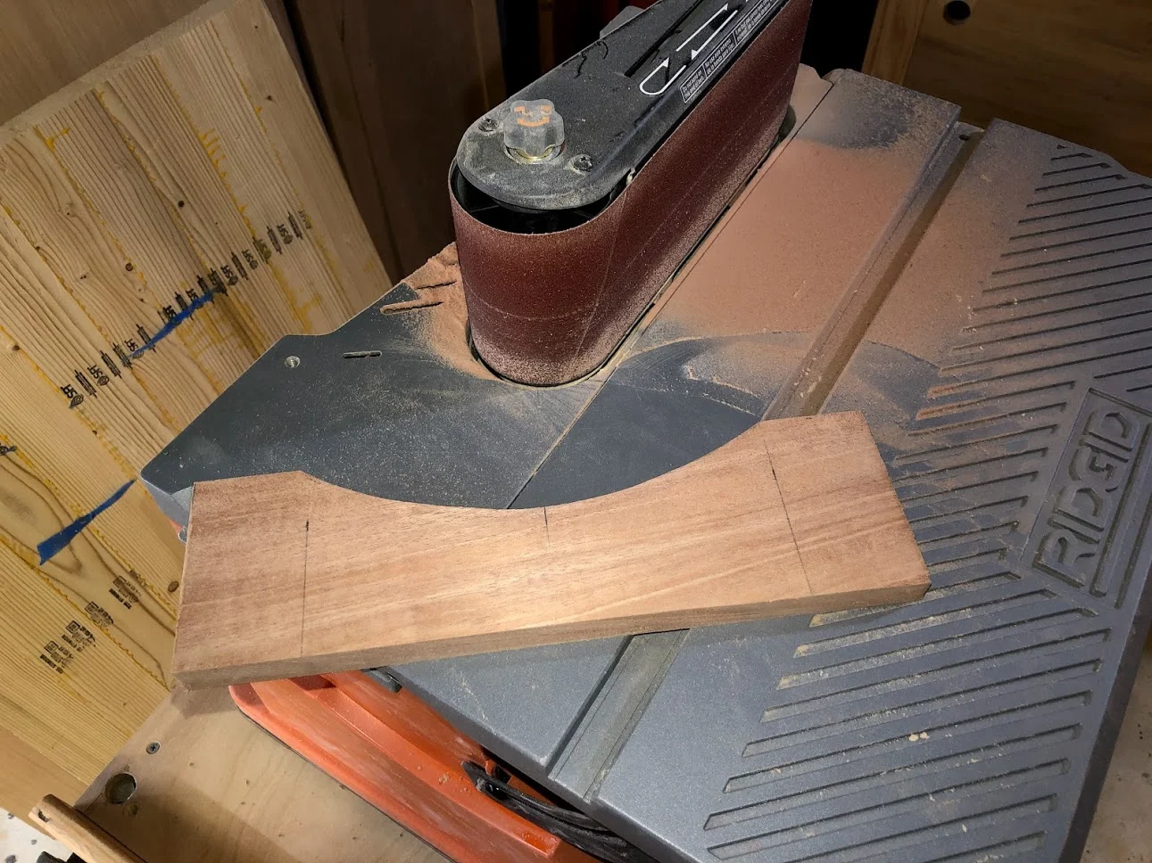 I also used my oscillating spindle & belt sander to sand all the curves and remove the mill marks
