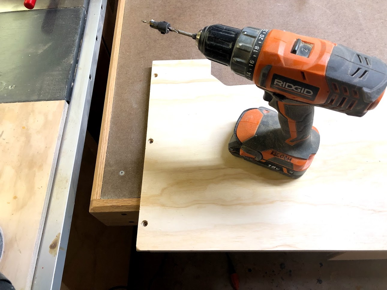 I usually use about 2/3 drills and driver when working on a project. This is my counter-sinking bit.