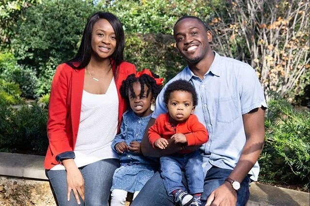 I'll set up a tripod to take my family's holiday pictures soon. This past weekend we met up with the Odetundes for a holiday shoot at the Arboretum. We prob captured as many scenes and poses as possible in the time we were out there. What's your colo