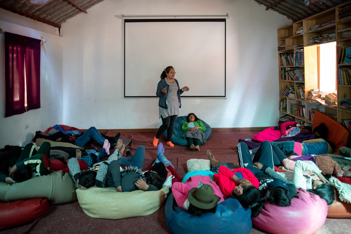The young people close their eyes and listen into a story about fear.