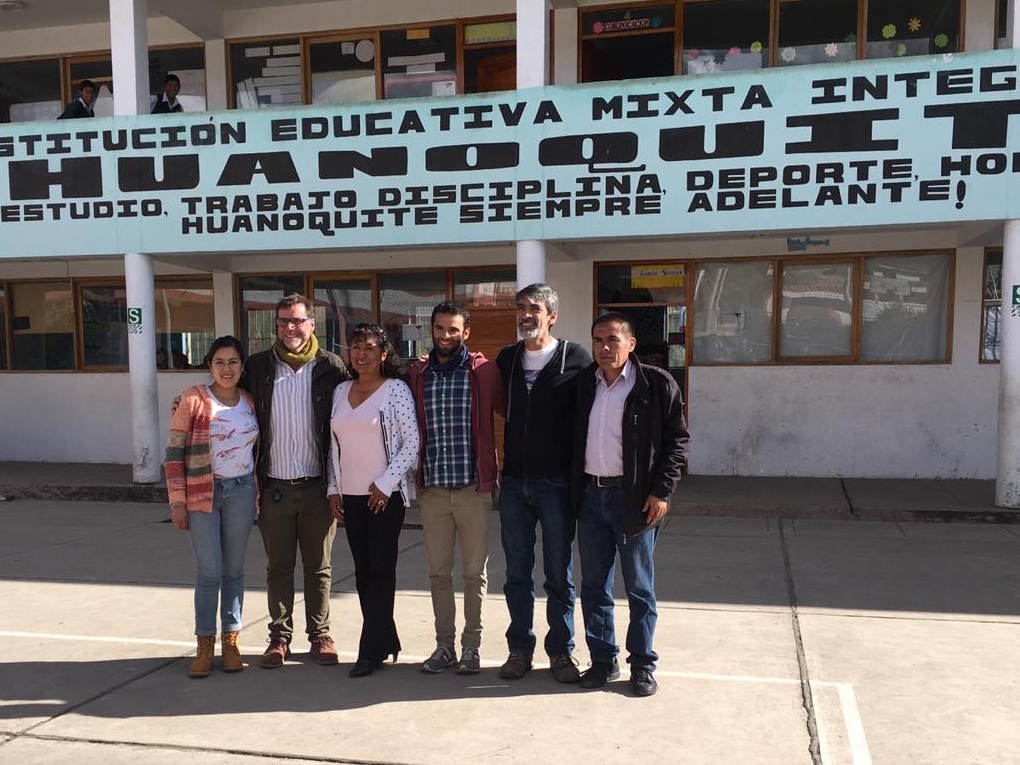 Amantani team members meet with Huanoquite authorities