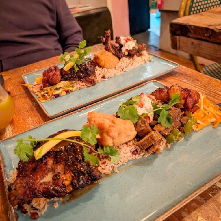 When the food this good 🤤 @travellingjezebel 

Grab Two Hench Boxes for the price of 1 on Tuesdays only! 

No bookings required, valid only with a small plate. Perfect sharers! 

📍Drop Bar Restaurant