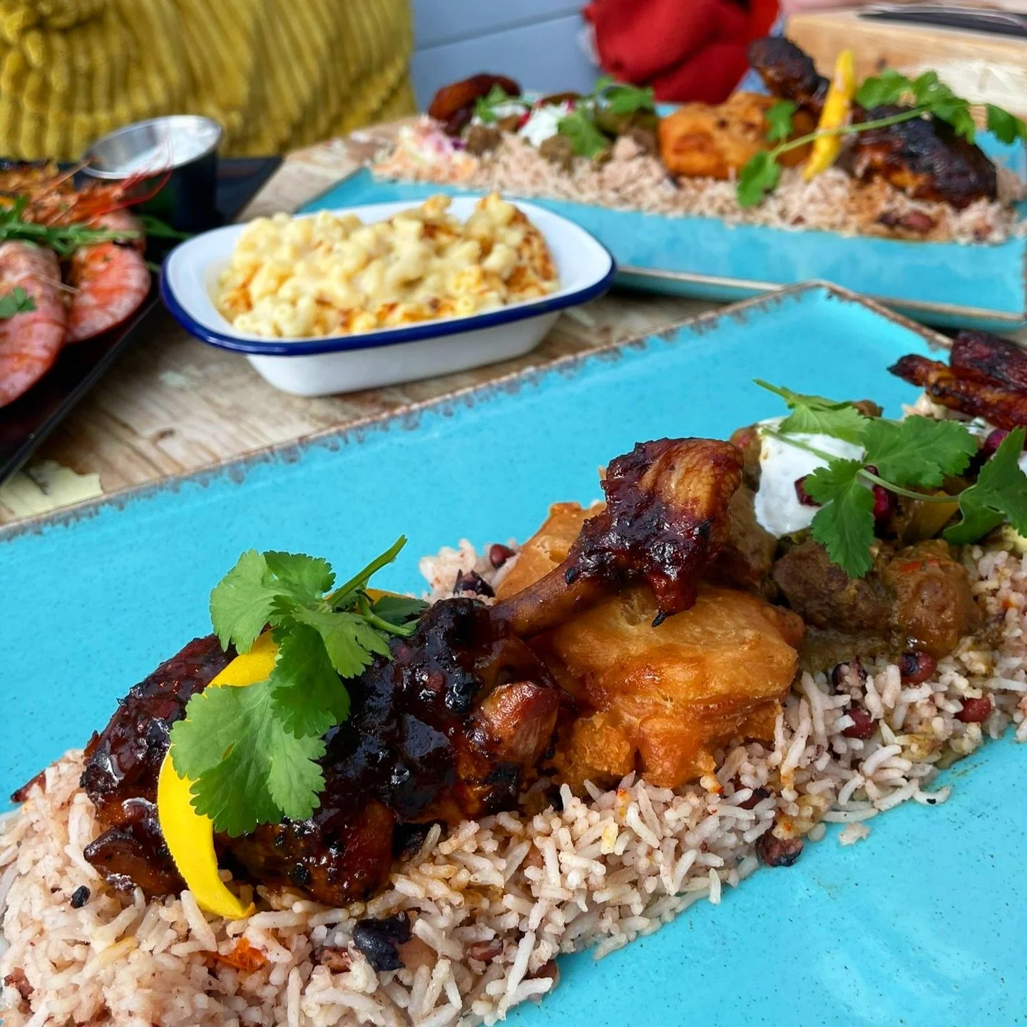 Happy Saturday 

We&rsquo;ve got walk ins available today 

Last day to score 50% off on Hench Boxes &amp; Mains! - Bookings before 6pm!