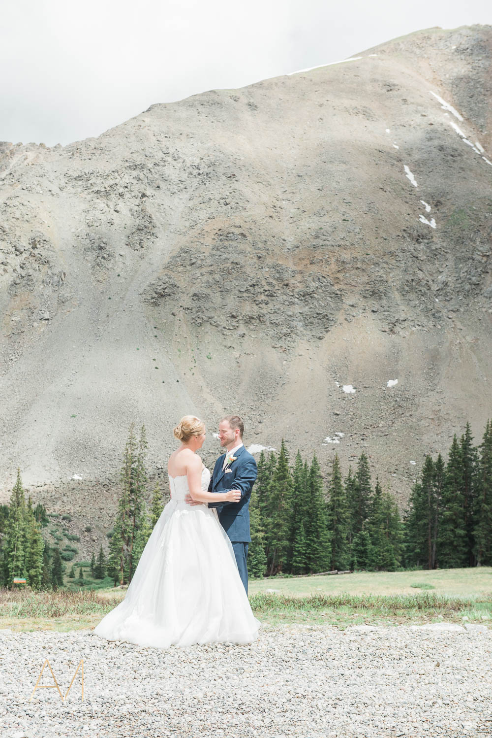 AshleighMillerPhotography-FirstLook-Colorado-Weddings-1642.jpg