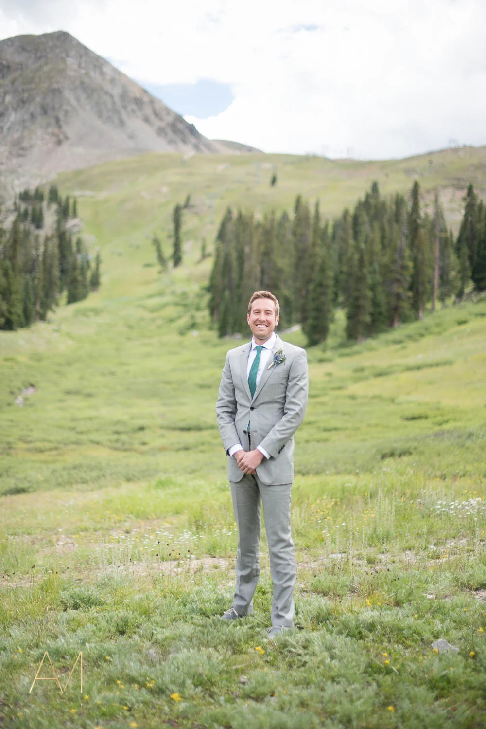 AshleighMillerWeddings-MadeleineAaron-Wedding-ArapahoeBasin-Colorado-1689.jpg