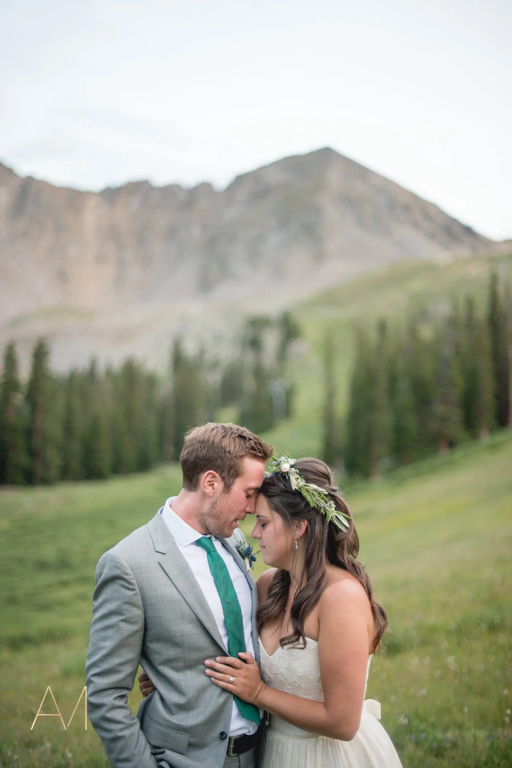 AshleighMillerWeddings-MadeleineAaron-Wedding-ArapahoeBasin-Colorado-5080.jpg