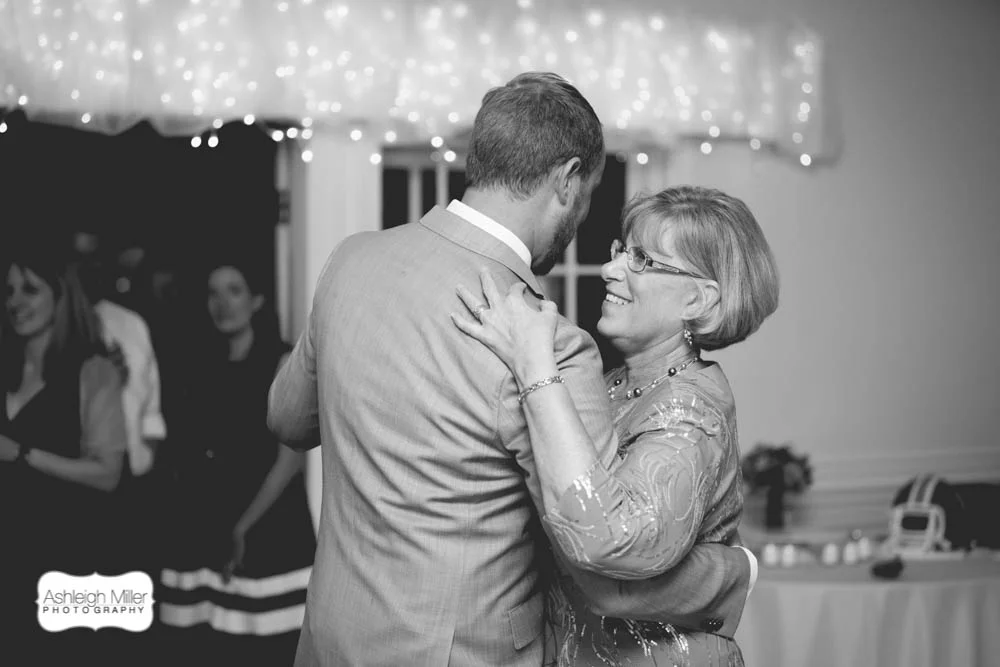 AMW-Wedding-EmilyRyan-WillowRidgeManor-5210-blog-BW.jpg