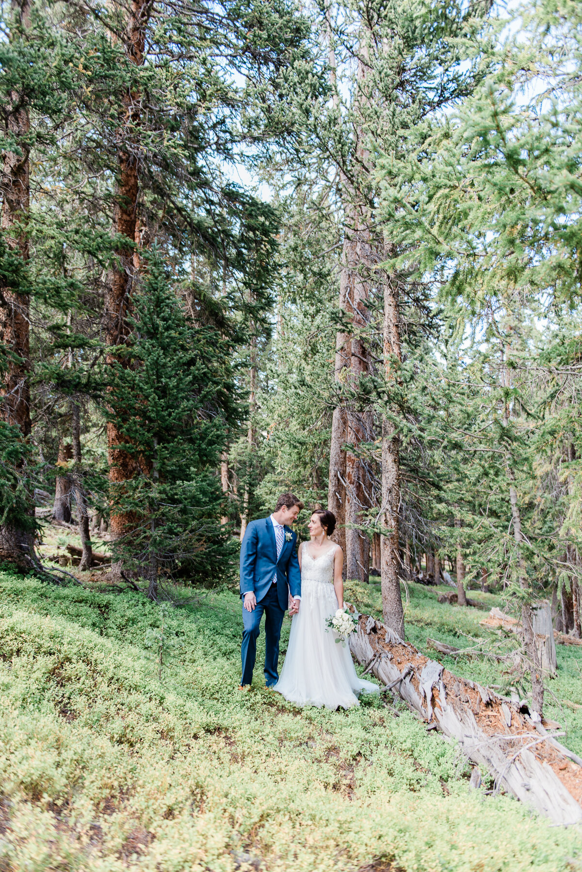 AshleighMillerPhotography-Wedding-Natalia-Matt-ArapahoeBasin-Colorado-4.jpg