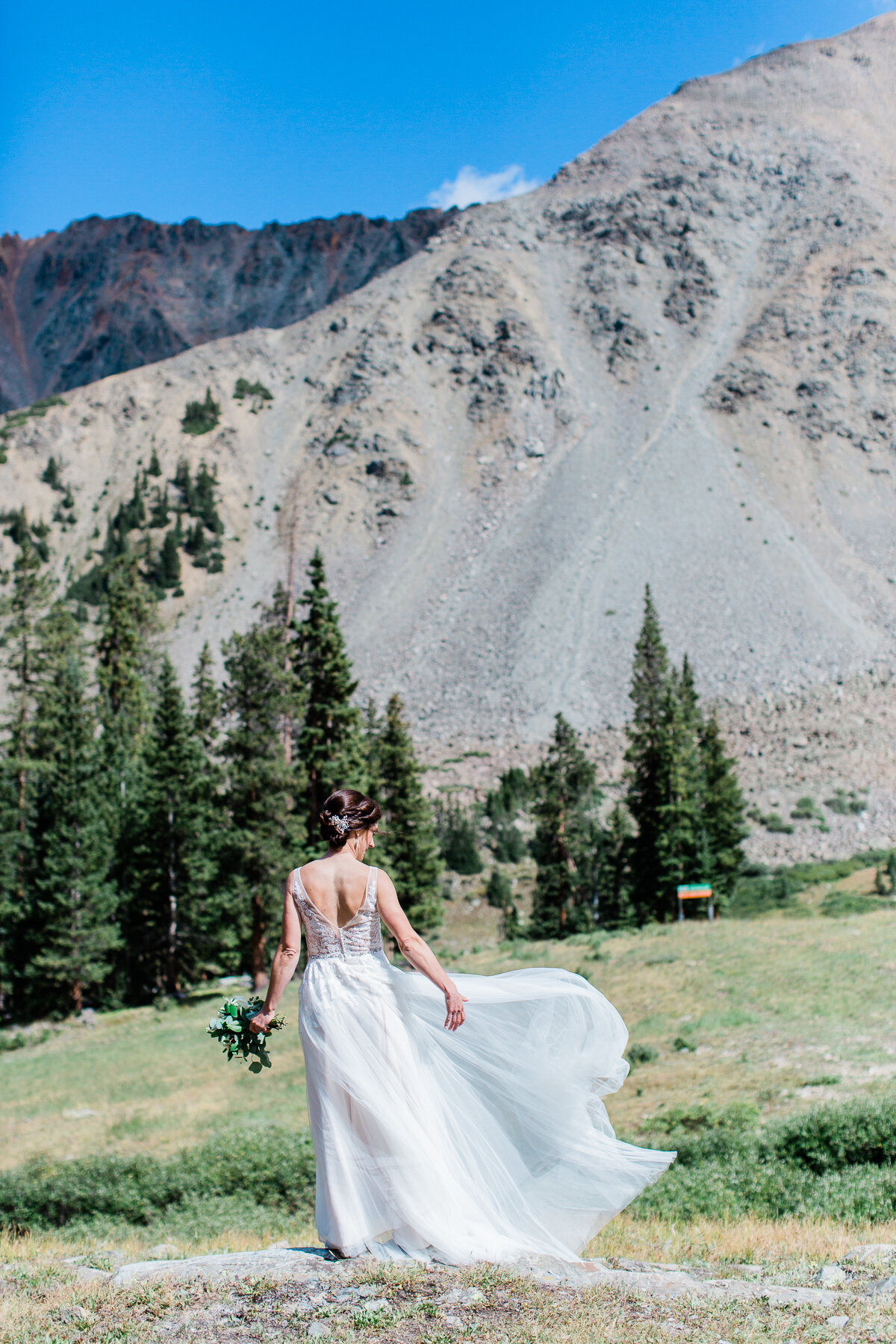 AshleighMillerPhotography-Wedding-Natalia-Matt-ArapahoeBasin-Colorado-18.jpg