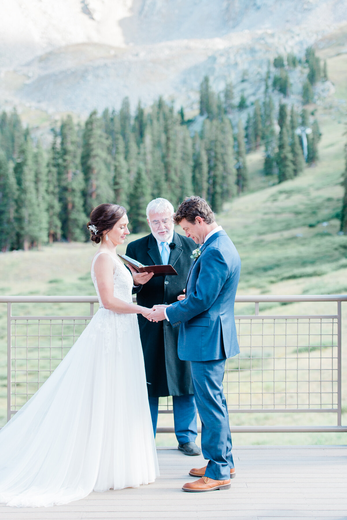 AshleighMillerPhotography-Wedding-Natalia-Matt-ArapahoeBasin-Colorado-27.jpg