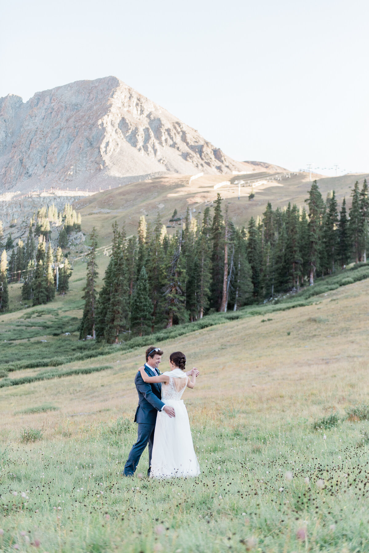 AshleighMillerPhotography-Wedding-Natalia-Matt-ArapahoeBasin-Colorado-35.jpg