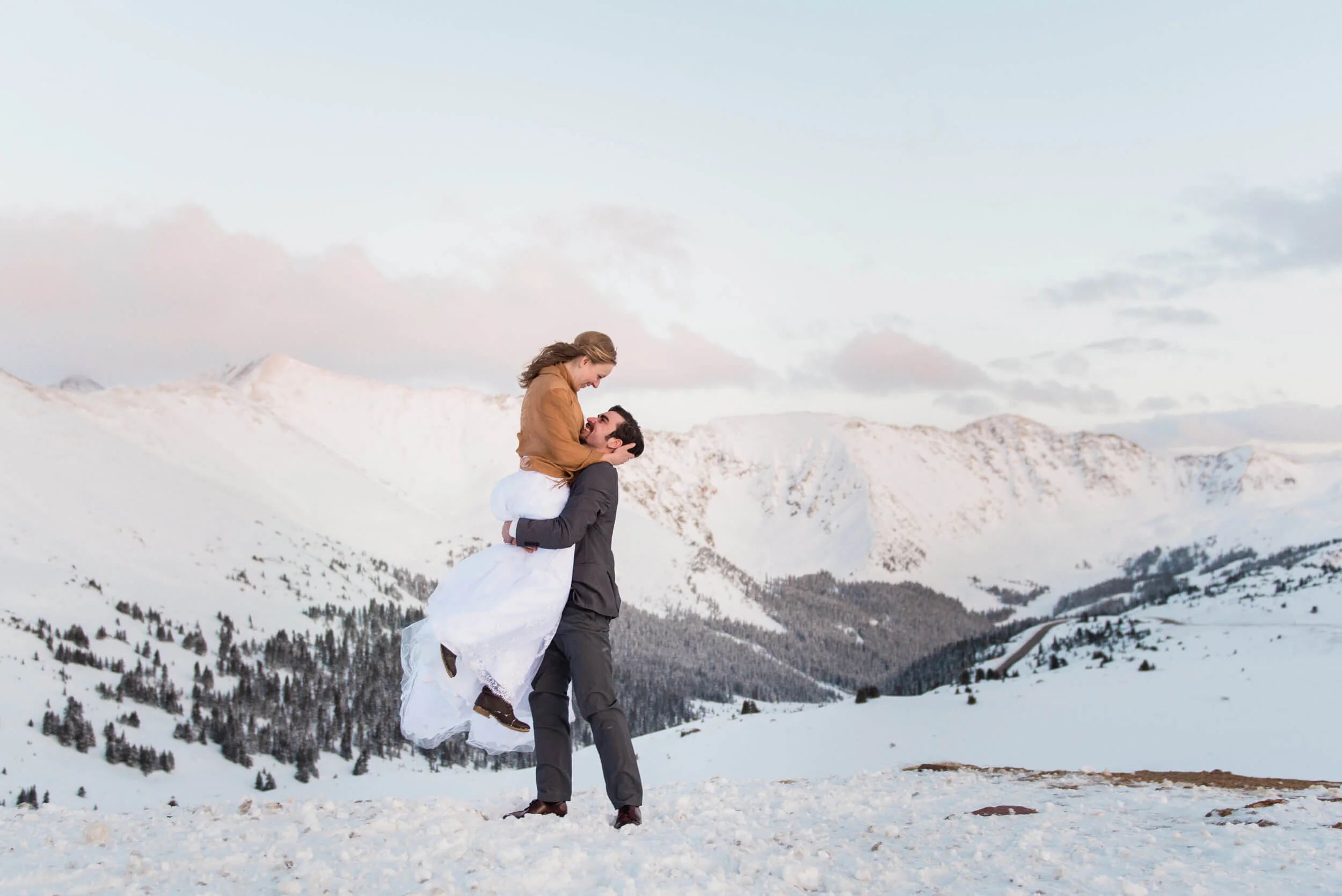 Winter-Mountain-Elopement-Ashleigh-Miller-Photography-13.jpg