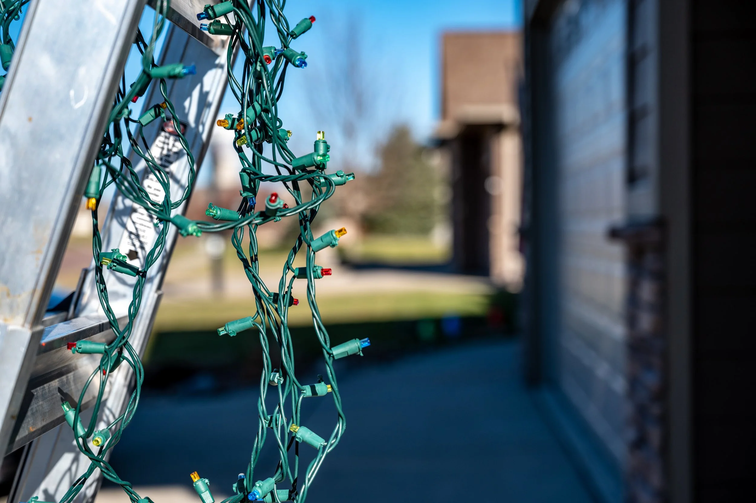 Tips and Tricks for Hanging Christmas Lights