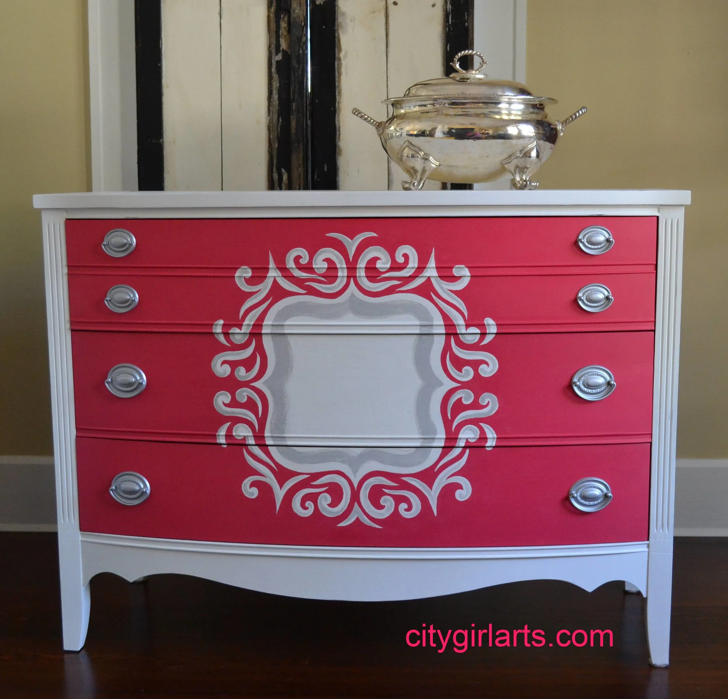 Quatrefoil Dresser: Pretty Fantastic in Pink