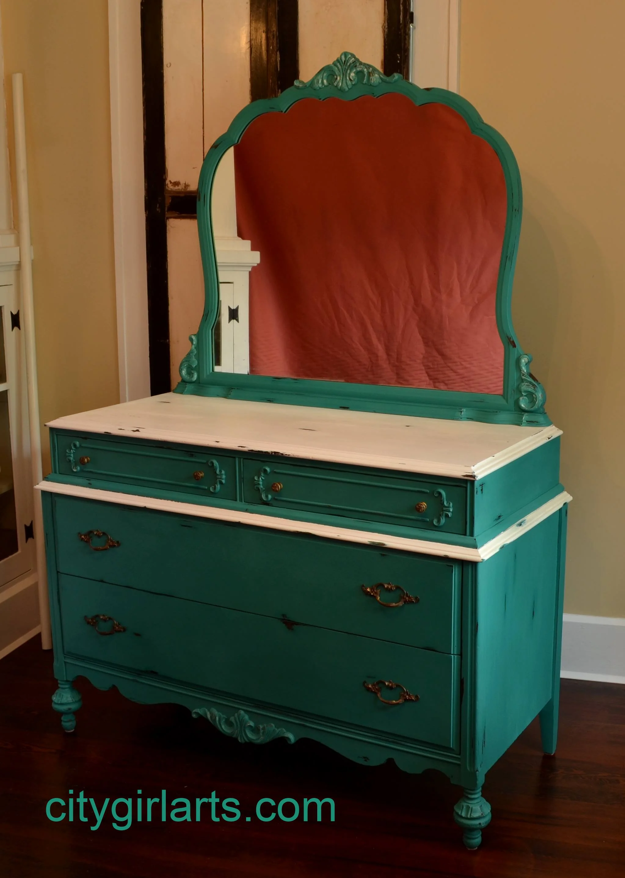 Flourish Dresser: Fanciful & Flirtatious