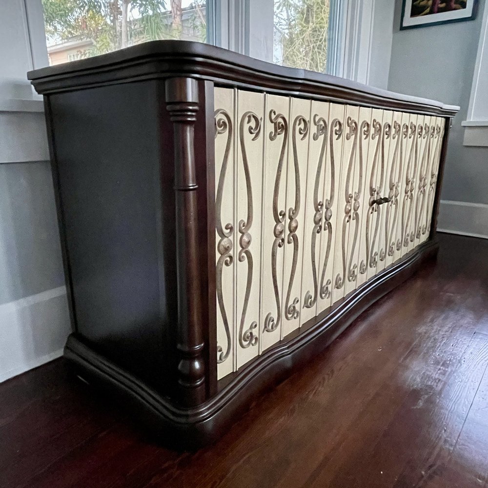 1960s Hollywood Regency Walnut Credenza with Appliqued Tambour