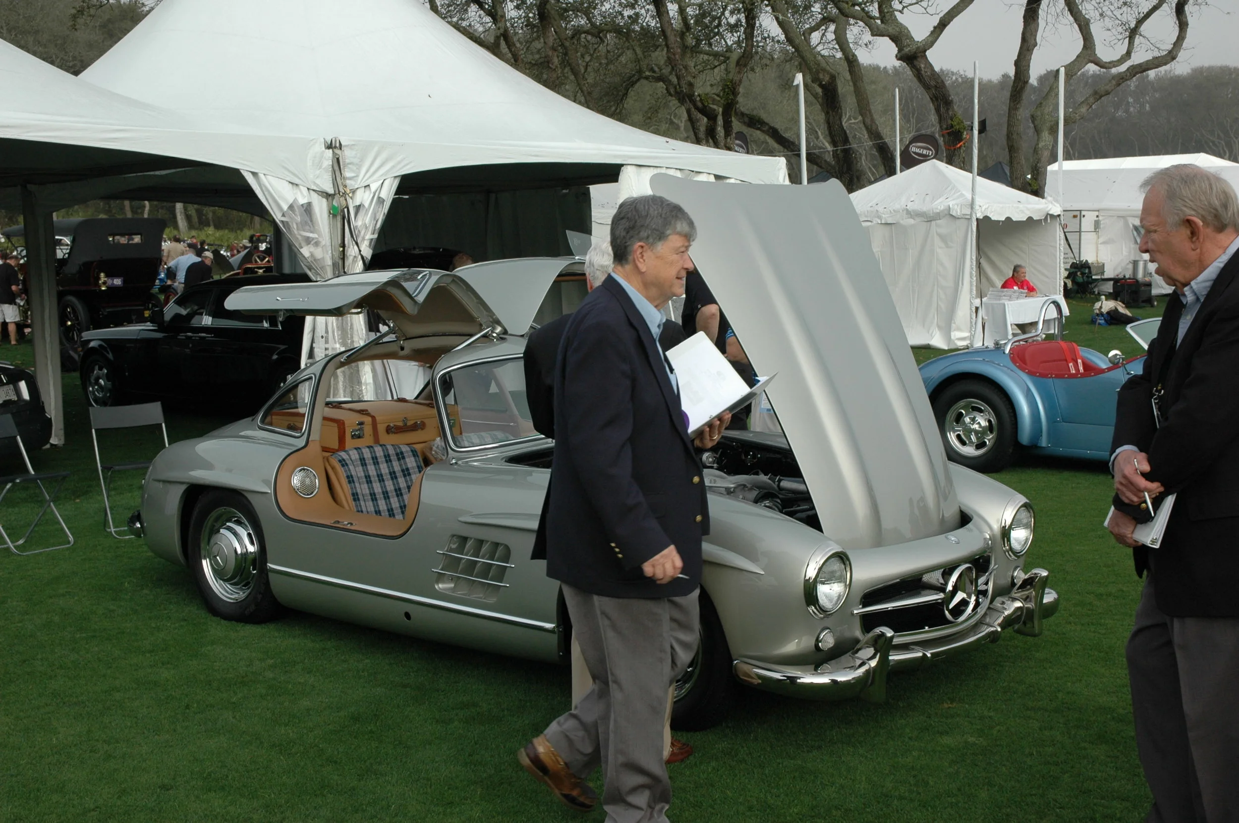 Judging starts early for Bill with his Gullwing