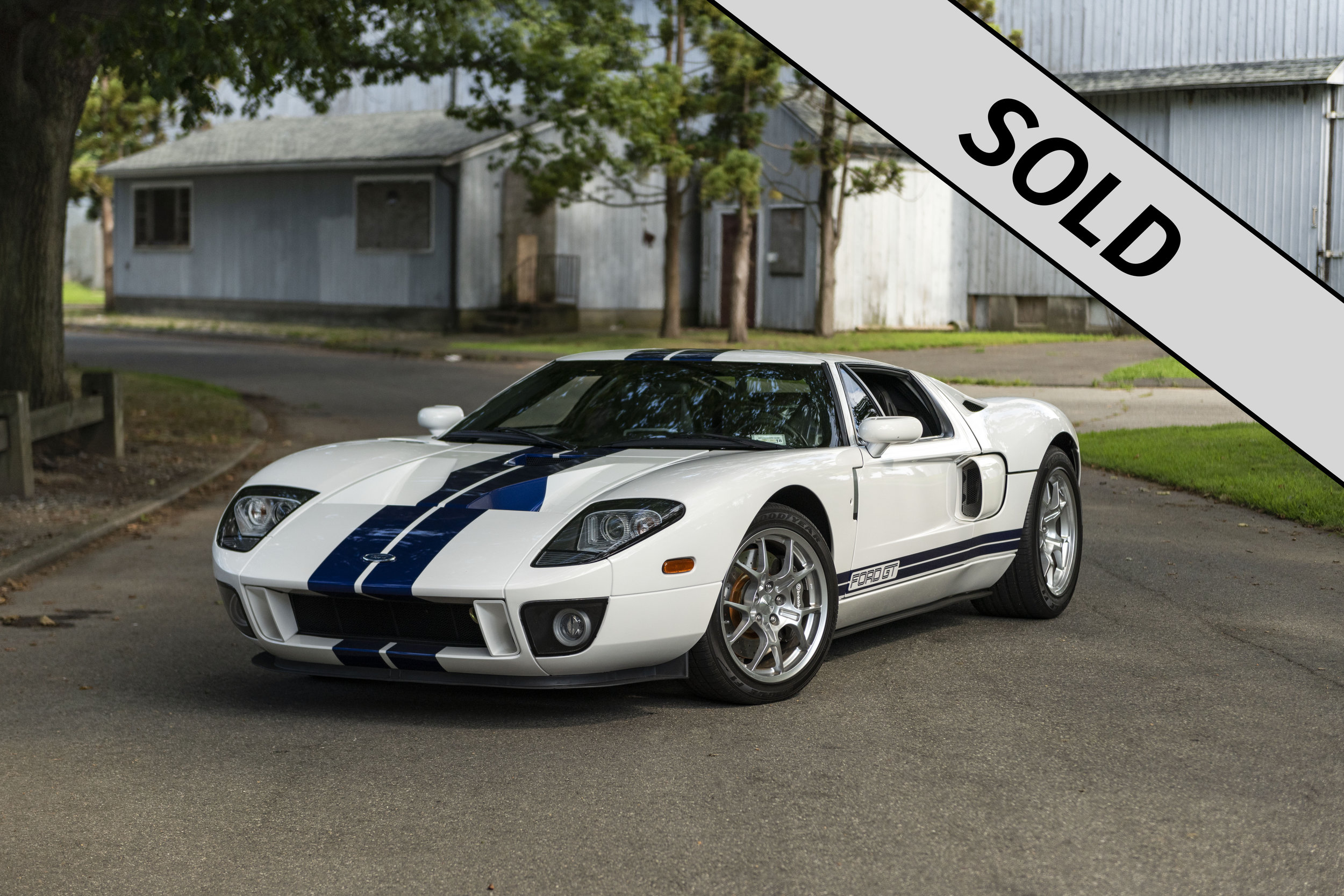 2005 Ford GT SOLD.jpg