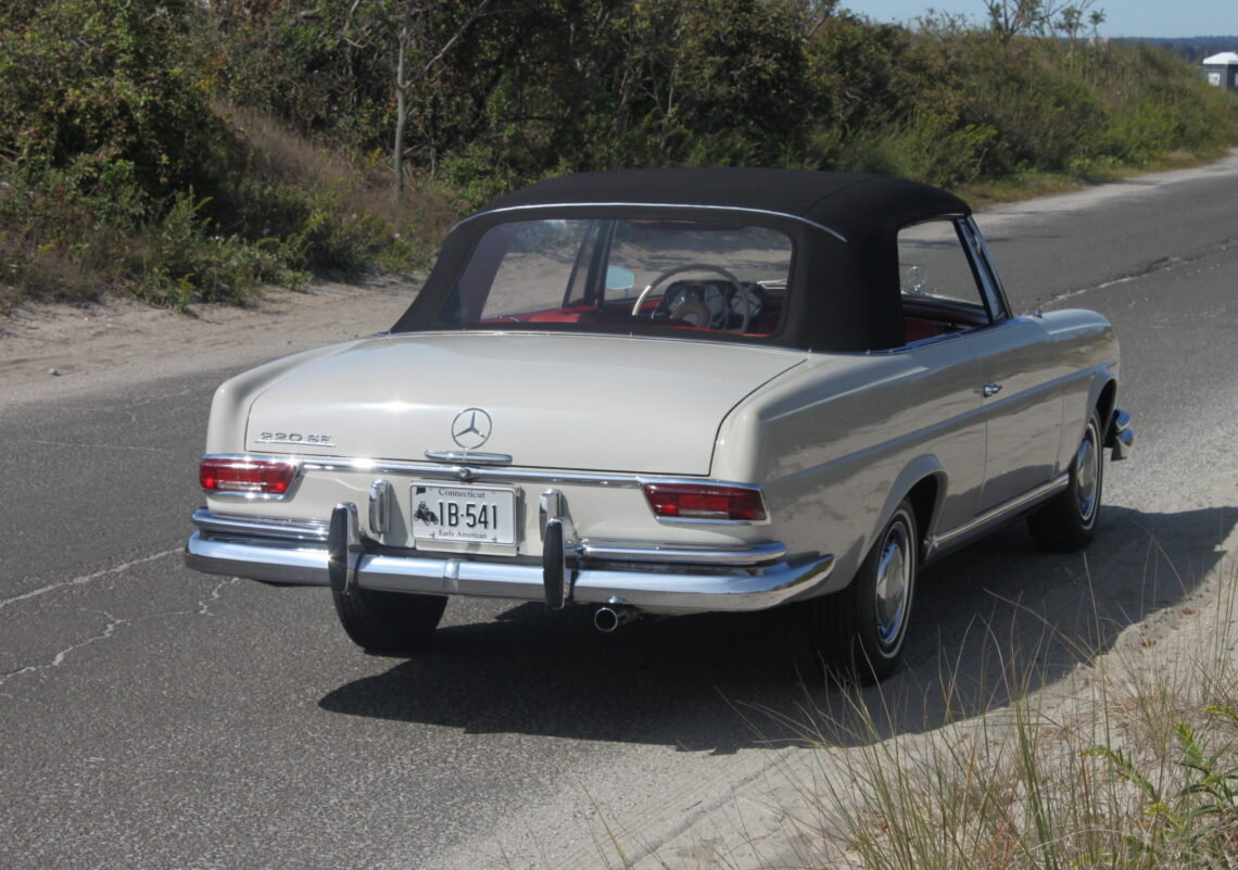 1966 Mercedes 220SE (7).jpg