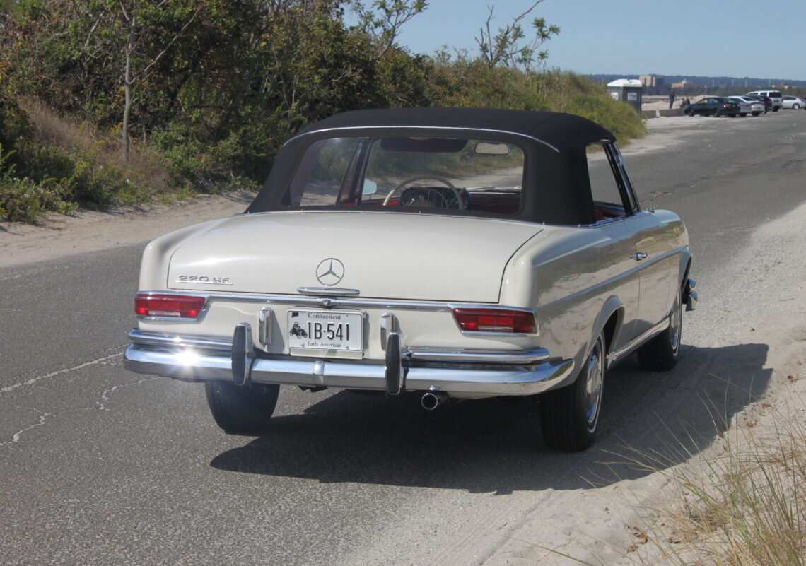 1966 Mercedes 220SE (8).jpg