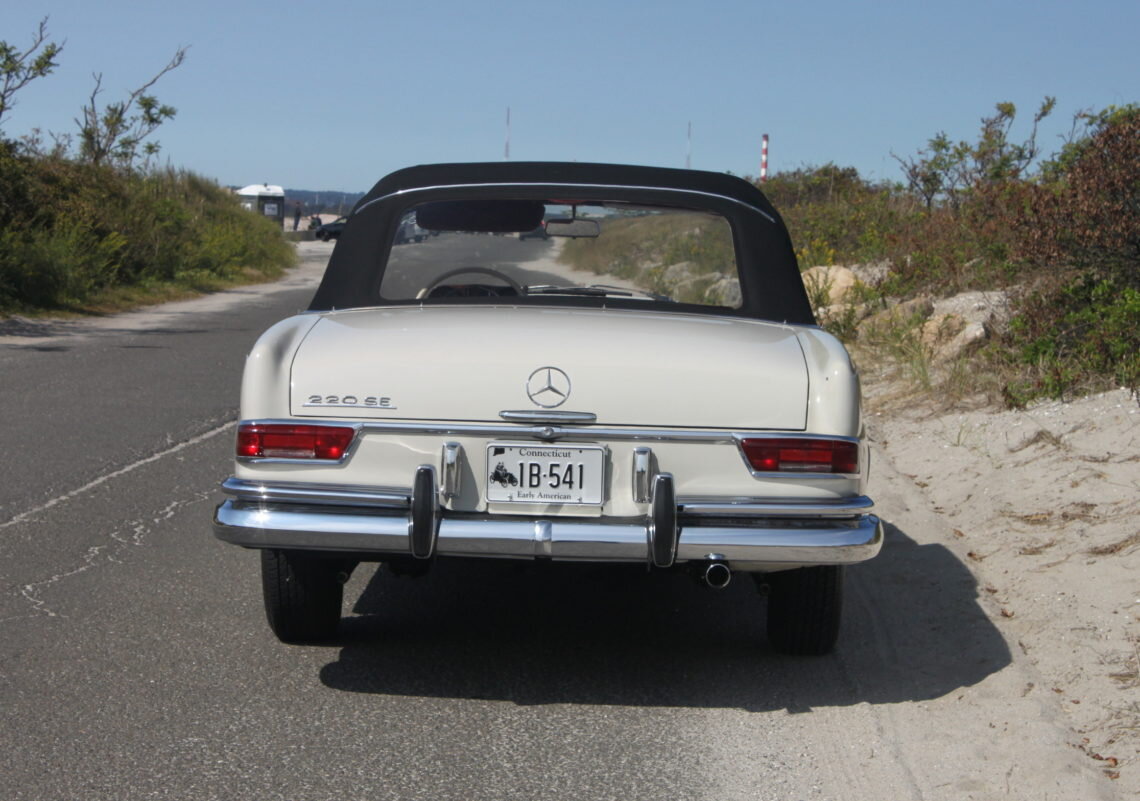 1966 Mercedes 220SE (9).jpg