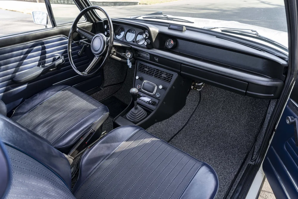 1974 Bmw 2002 Interior 1974-bmw-2002-interior