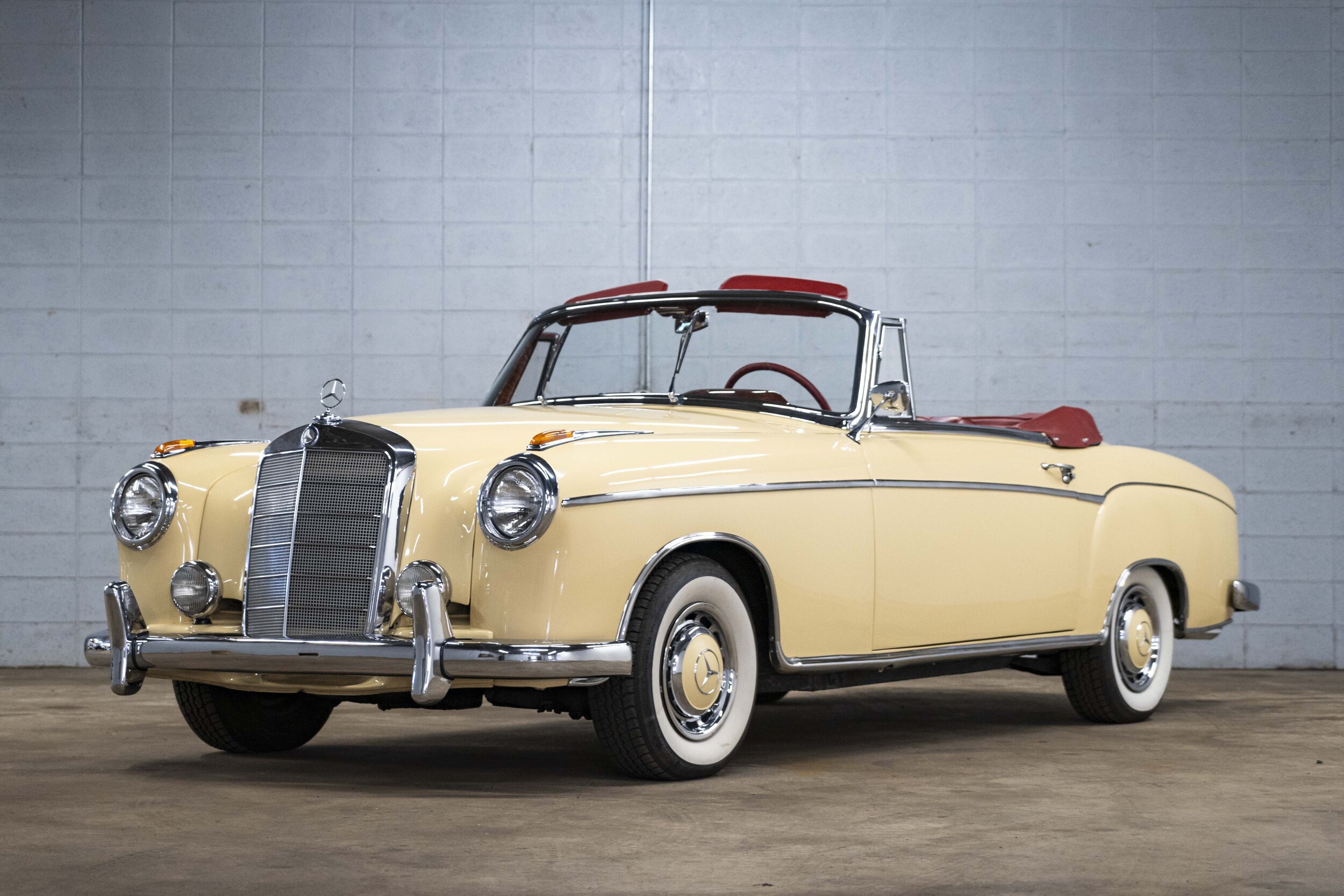 1960 Mercedes Benz 220S (15).jpg