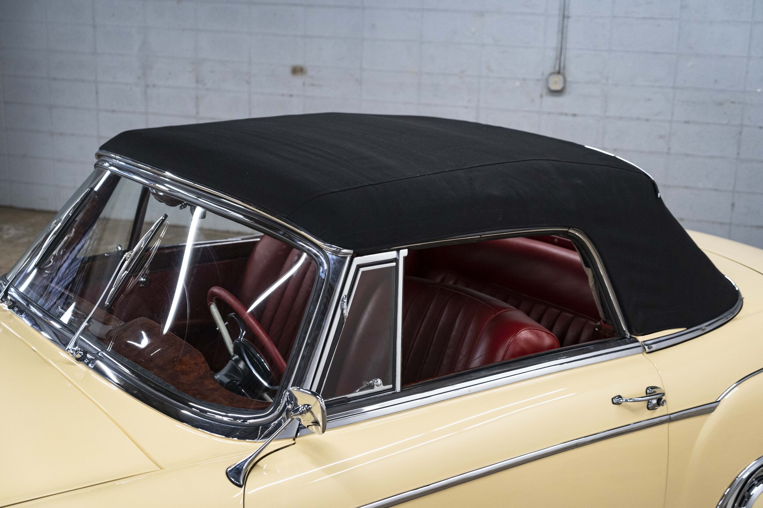 1960 Mercedes Benz 220S (42).jpg