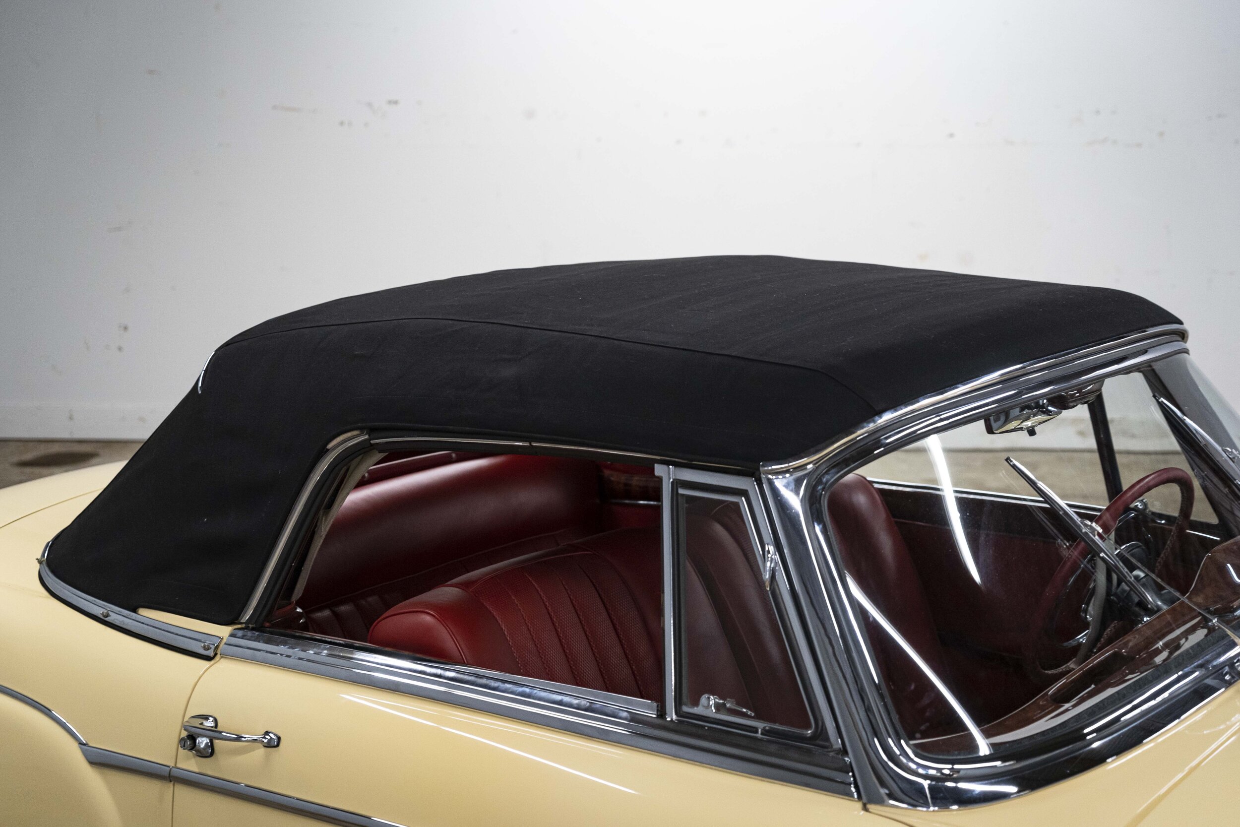 1960 Mercedes Benz 220S (43).jpg