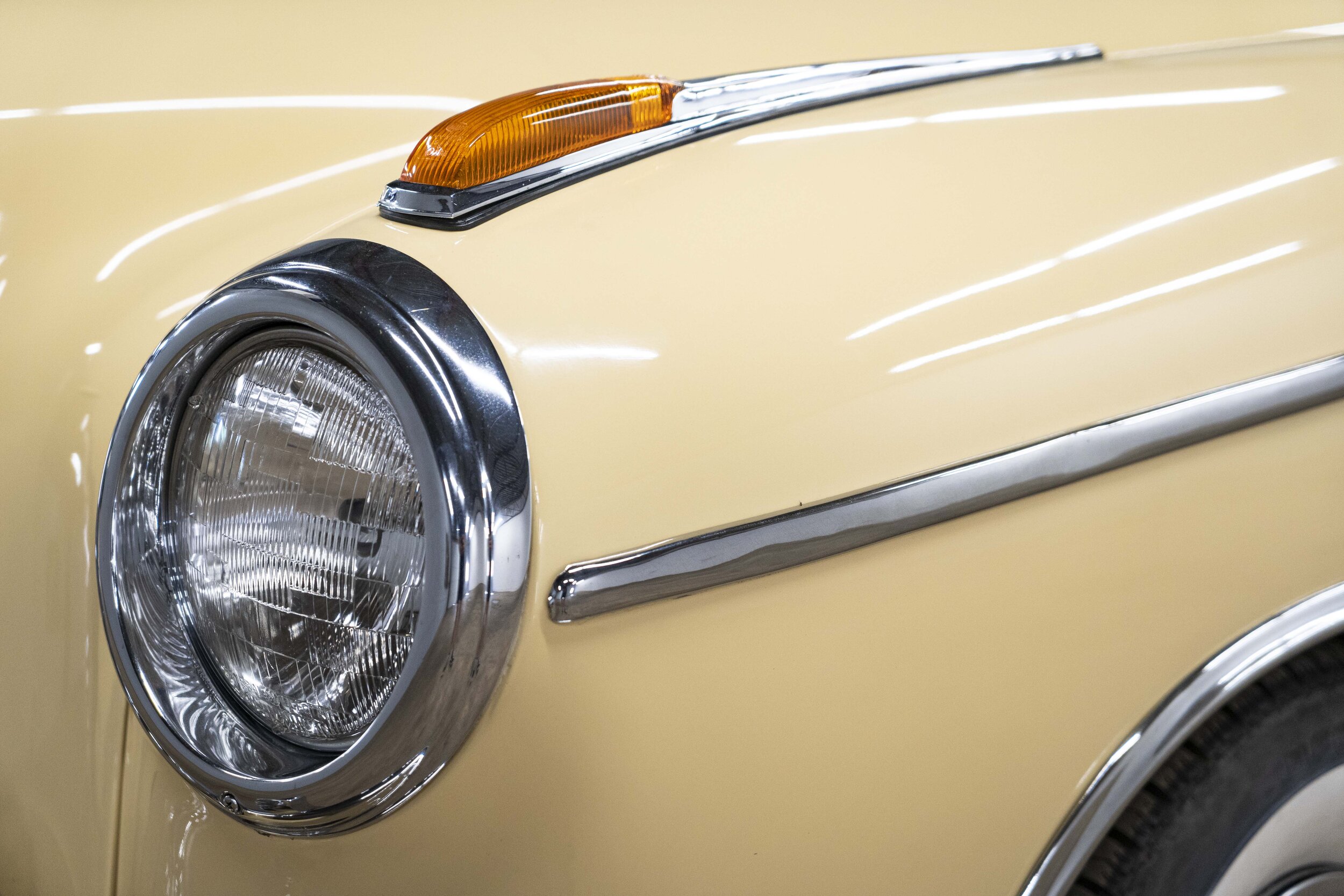 1960 Mercedes Benz 220S (47).jpg