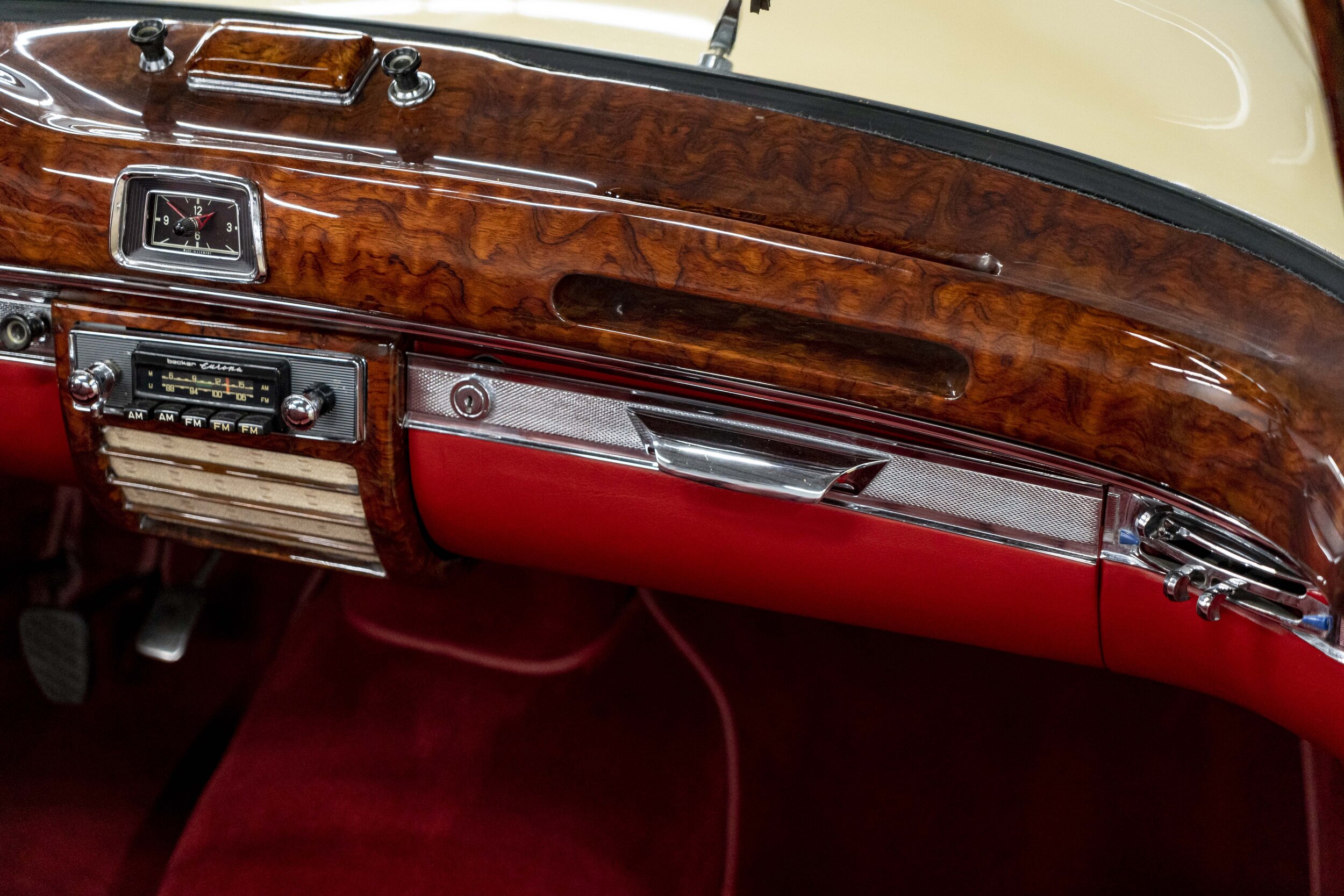 1960 Mercedes Benz 220S (86).jpg