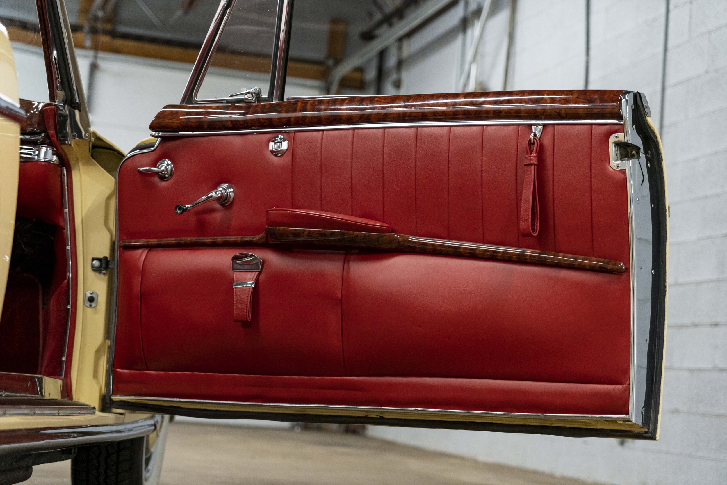 1960 Mercedes Benz 220S (103).jpg