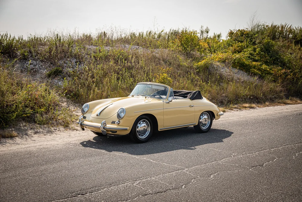 Voitures, camions et fourgons miniatures jaunes Cabriolet Porsche