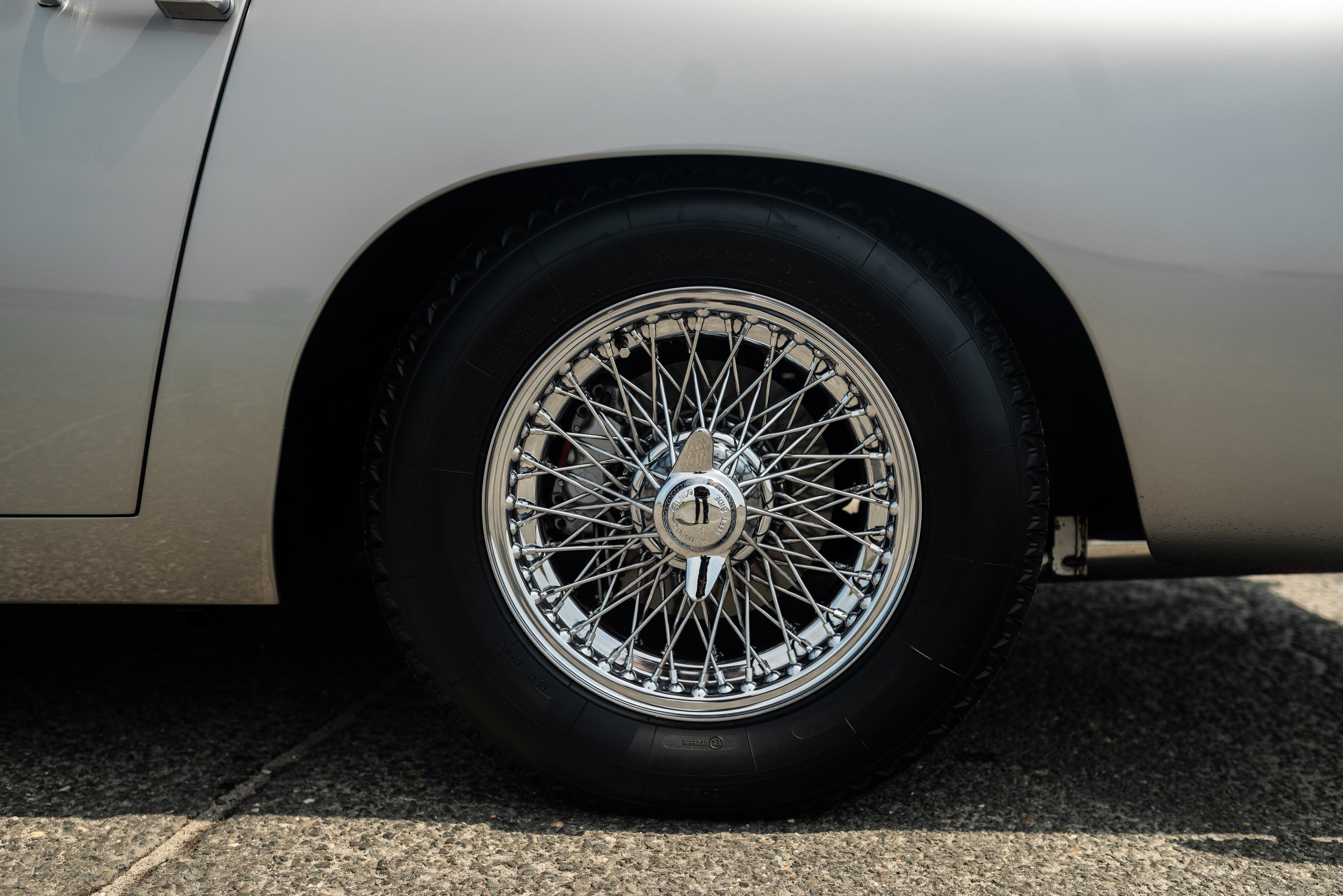 aston martin db5-9.jpg
