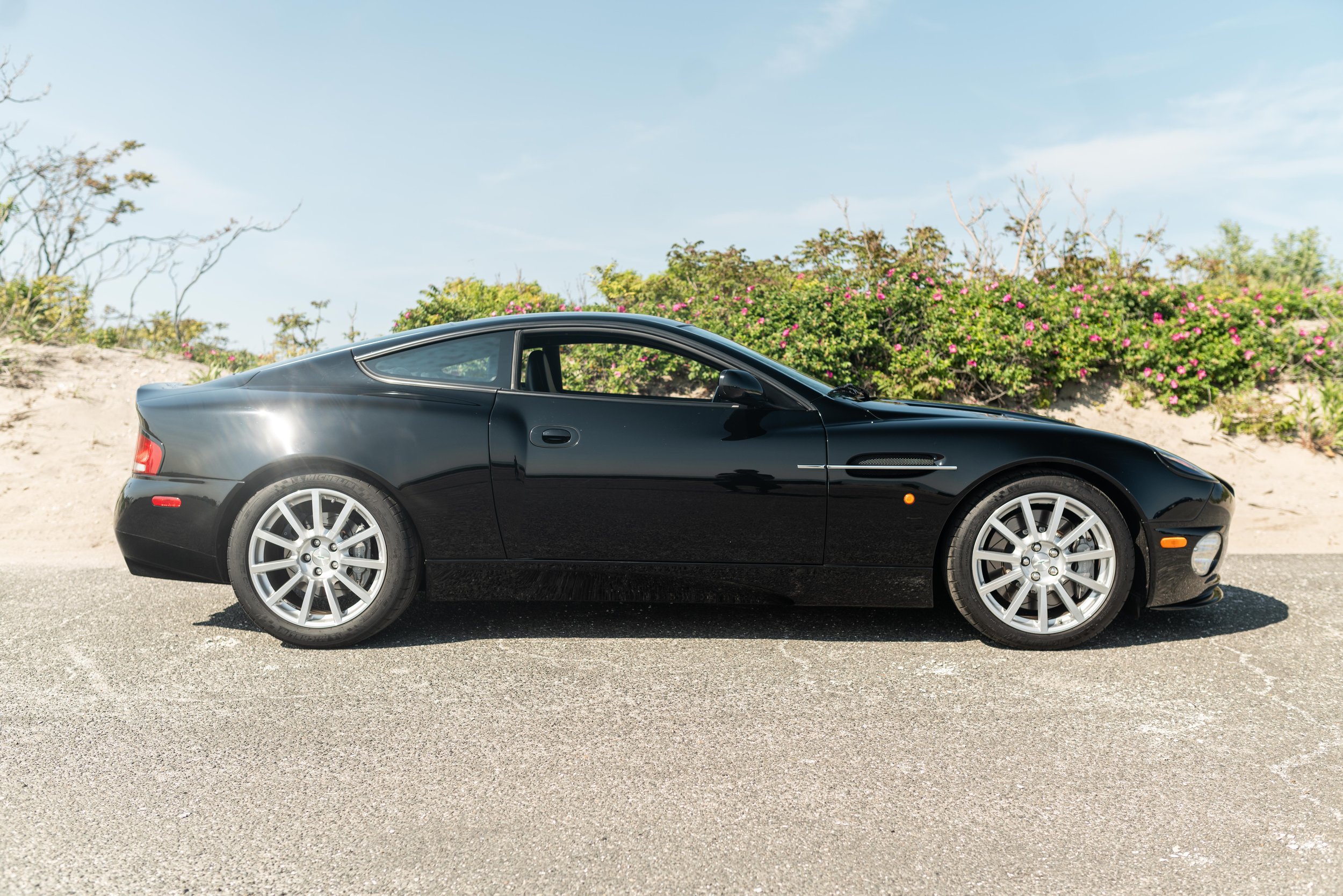astonmartinvanquish-59.jpg