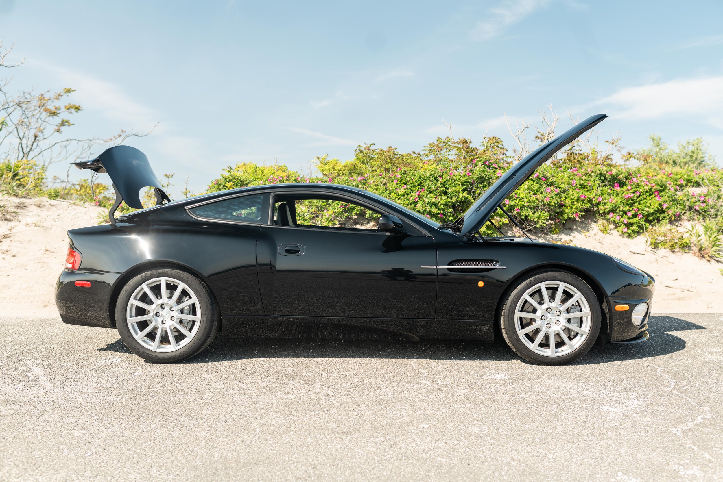 astonmartinvanquish-75.jpg